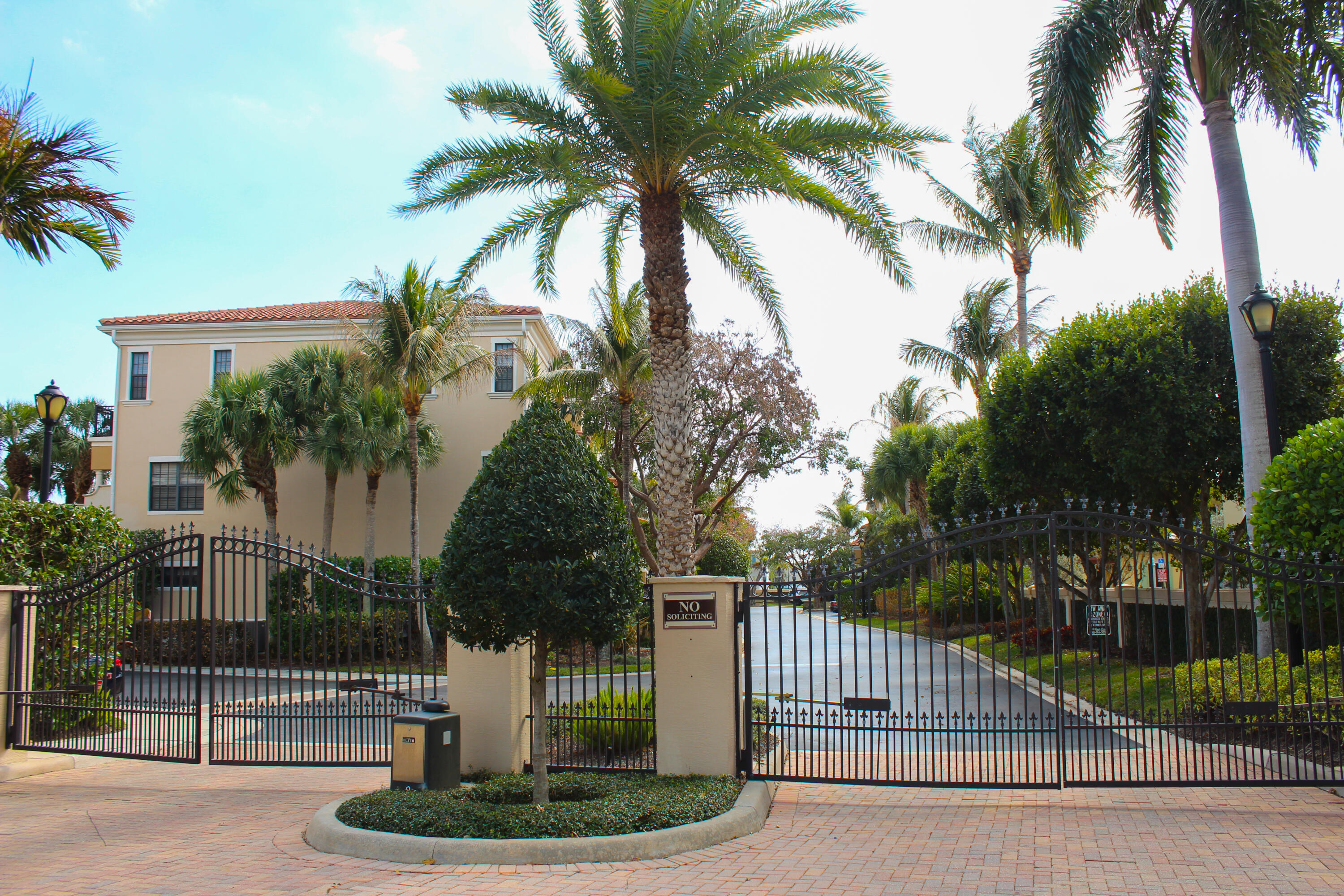 504 Del Sol Circle