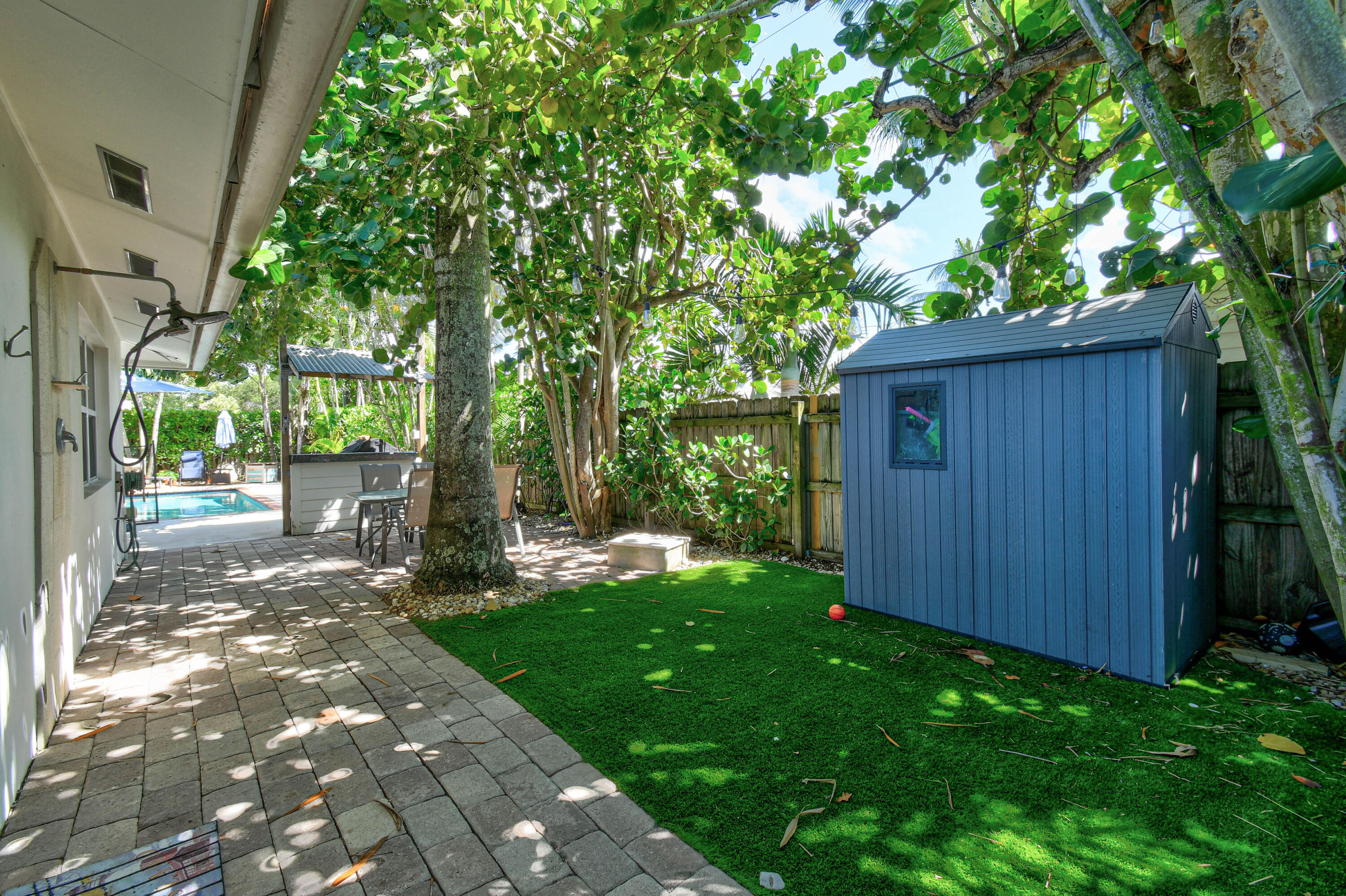 106 Windsor Road E