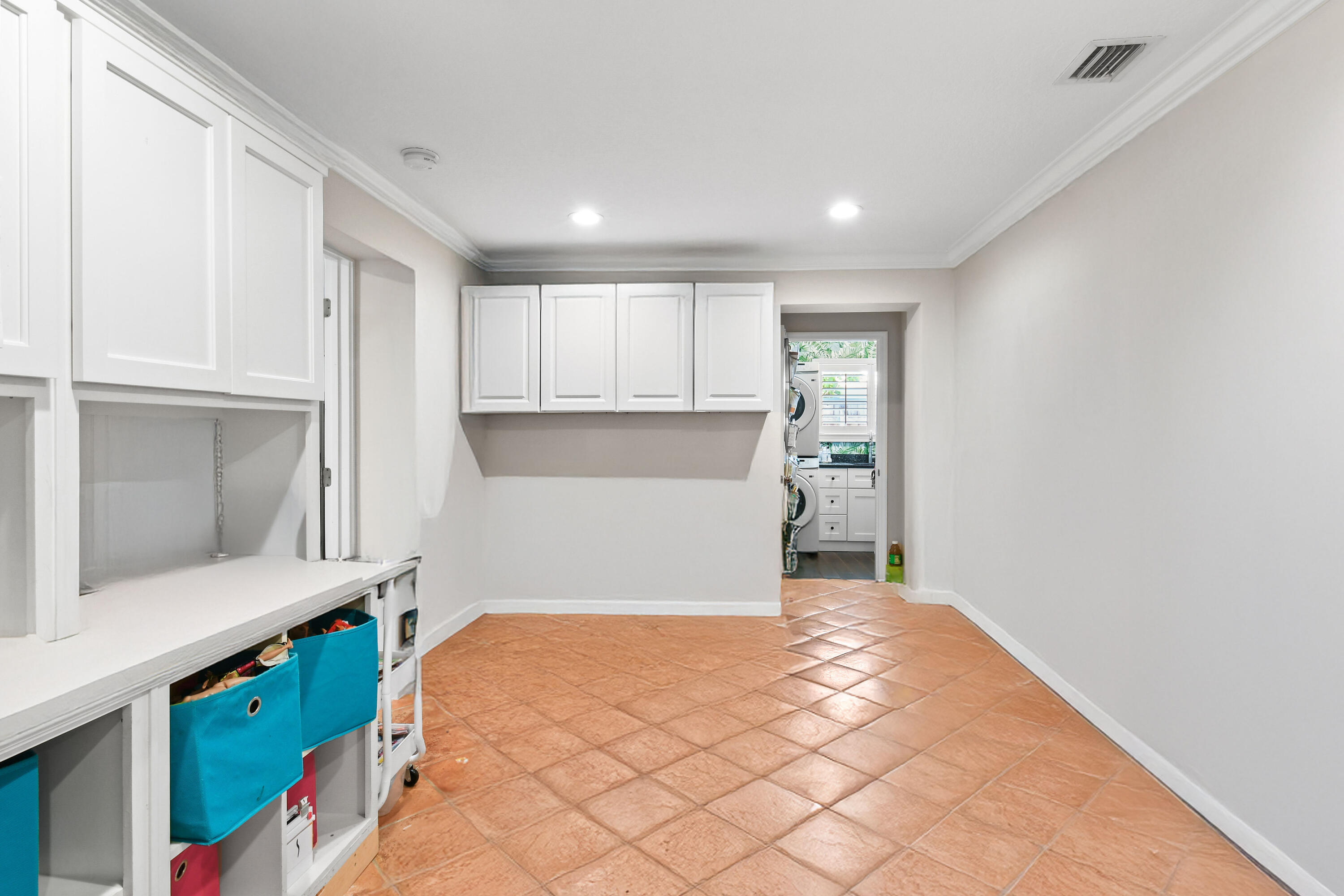 106 Windsor Road E