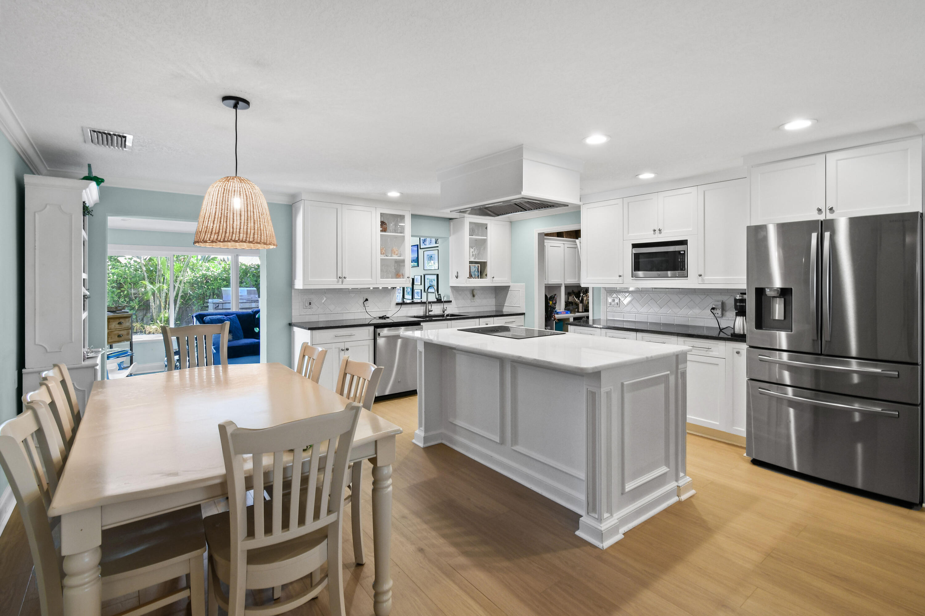 106 Windsor Road E