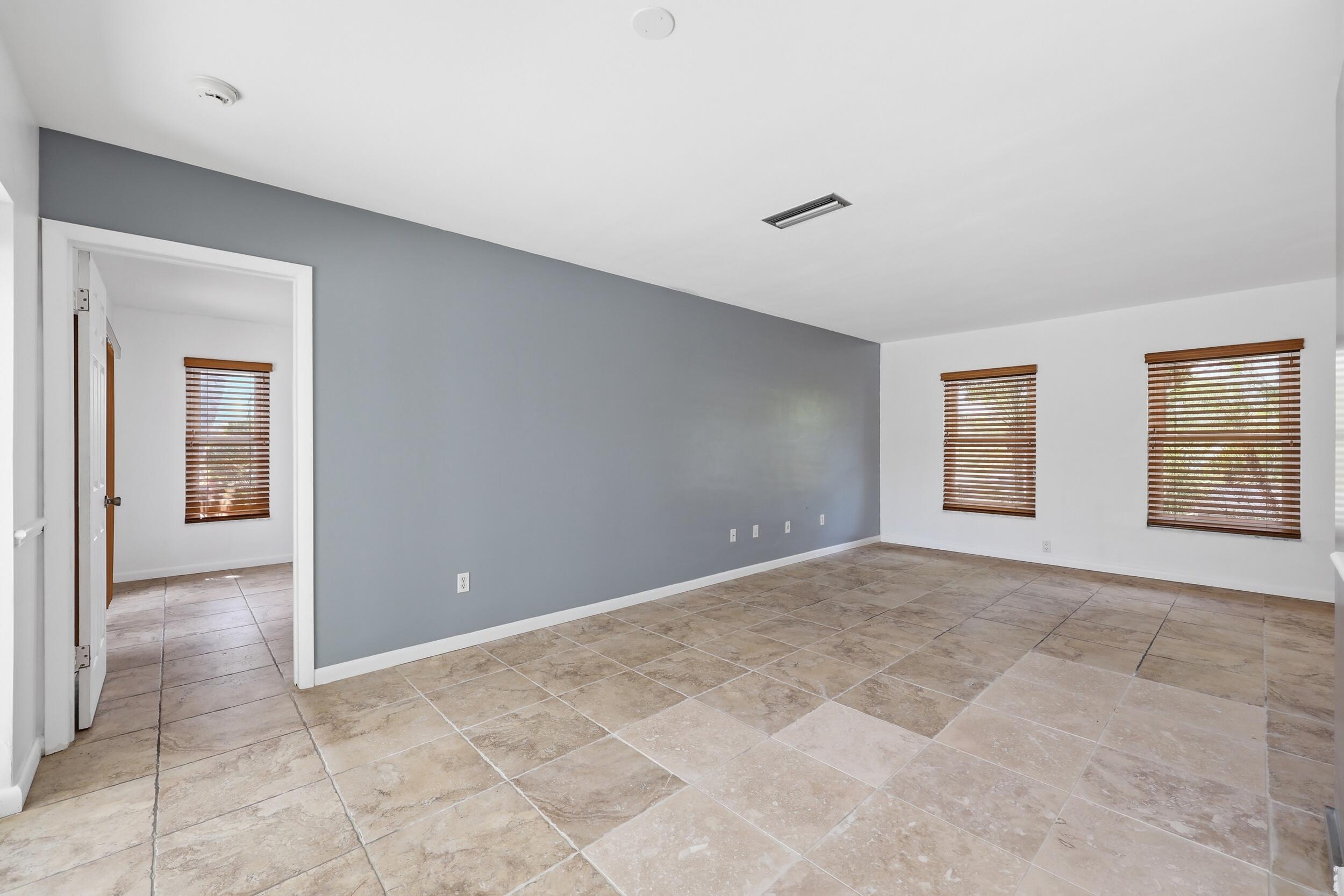 9696 Honeysuckle Avenue