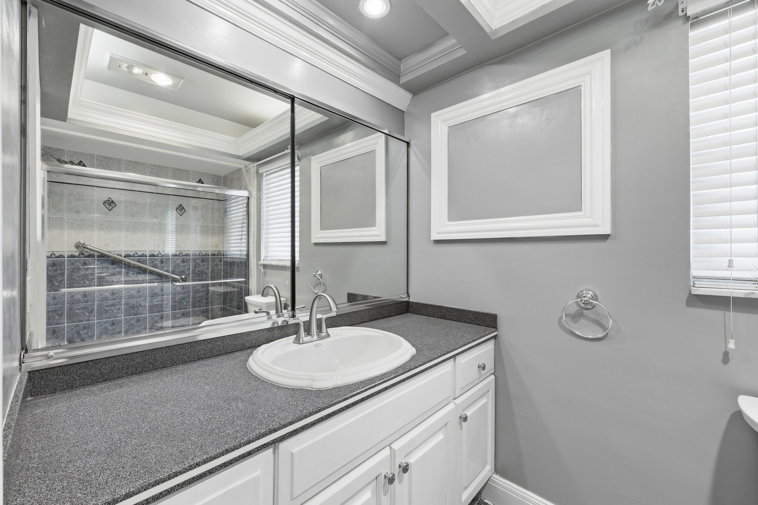 9696 Honeysuckle Avenue