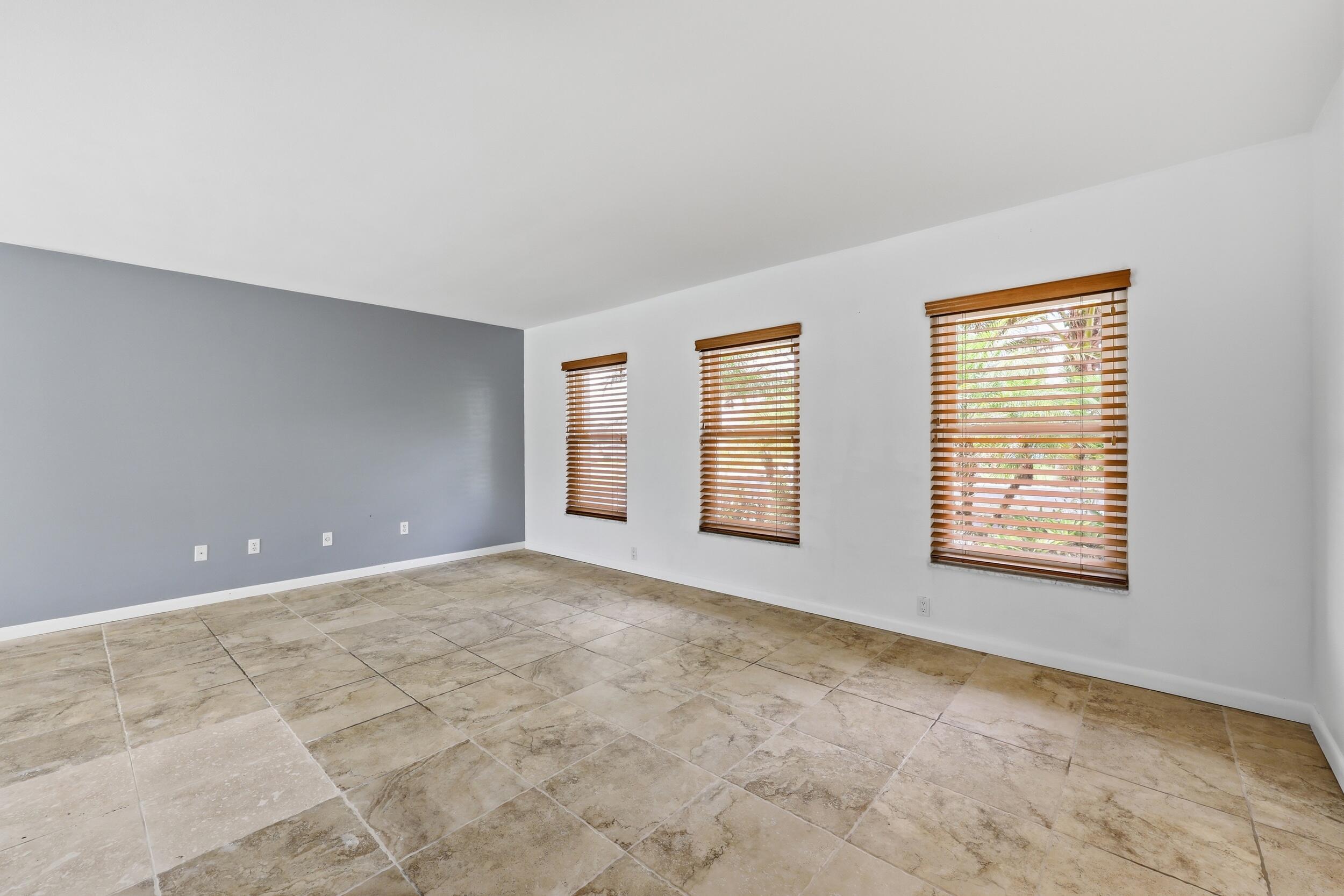 9696 Honeysuckle Avenue