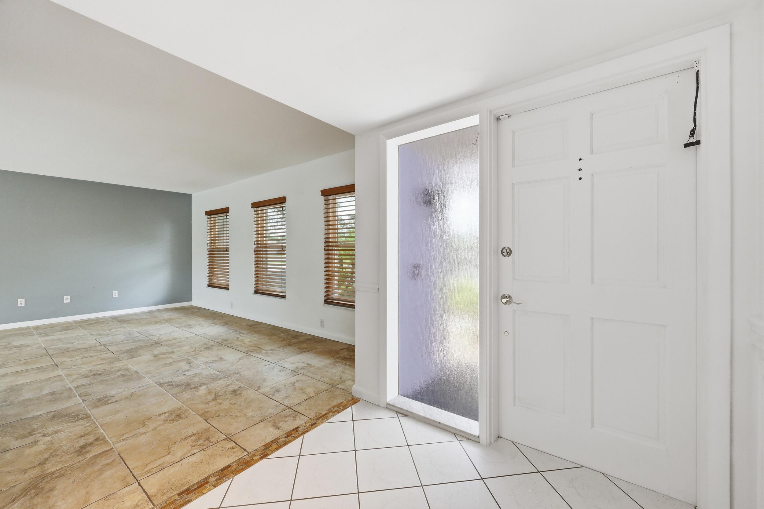 9696 Honeysuckle Avenue