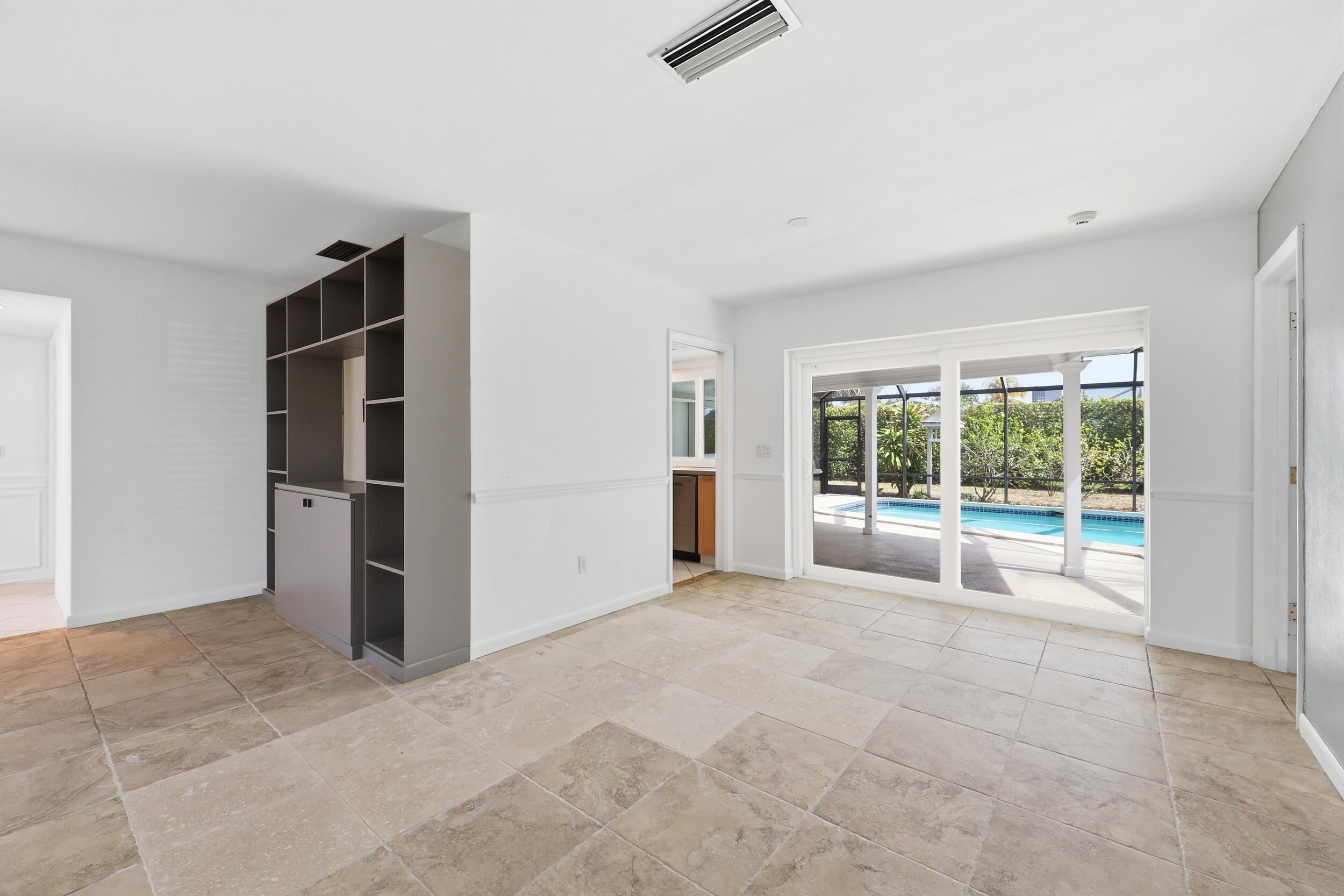 9696 Honeysuckle Avenue