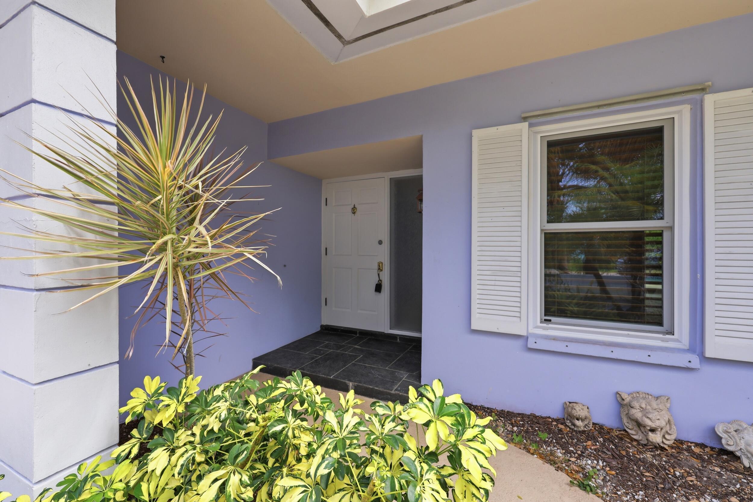 9696 Honeysuckle Avenue