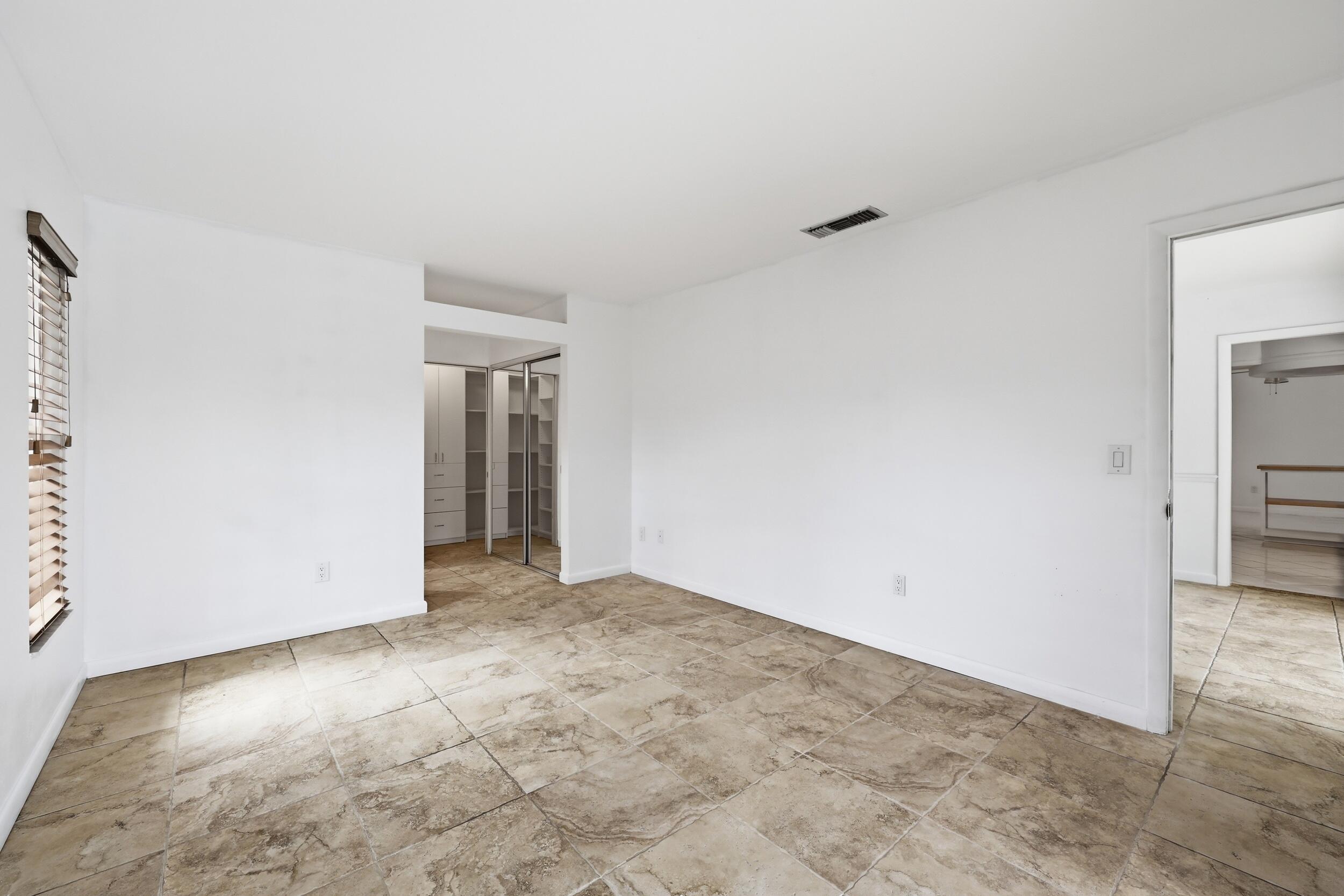 9696 Honeysuckle Avenue