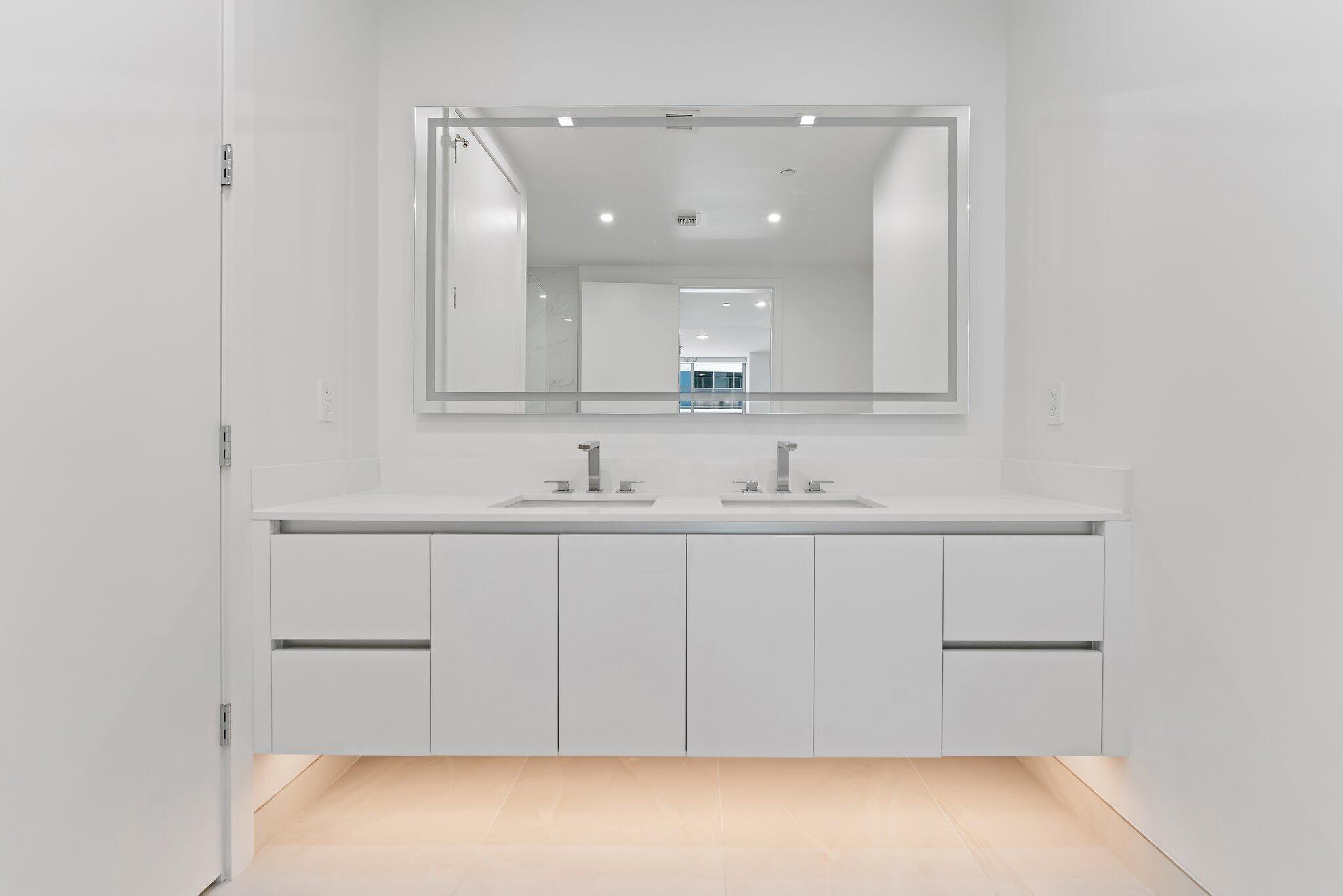 220 Lake Shore Drive 1219