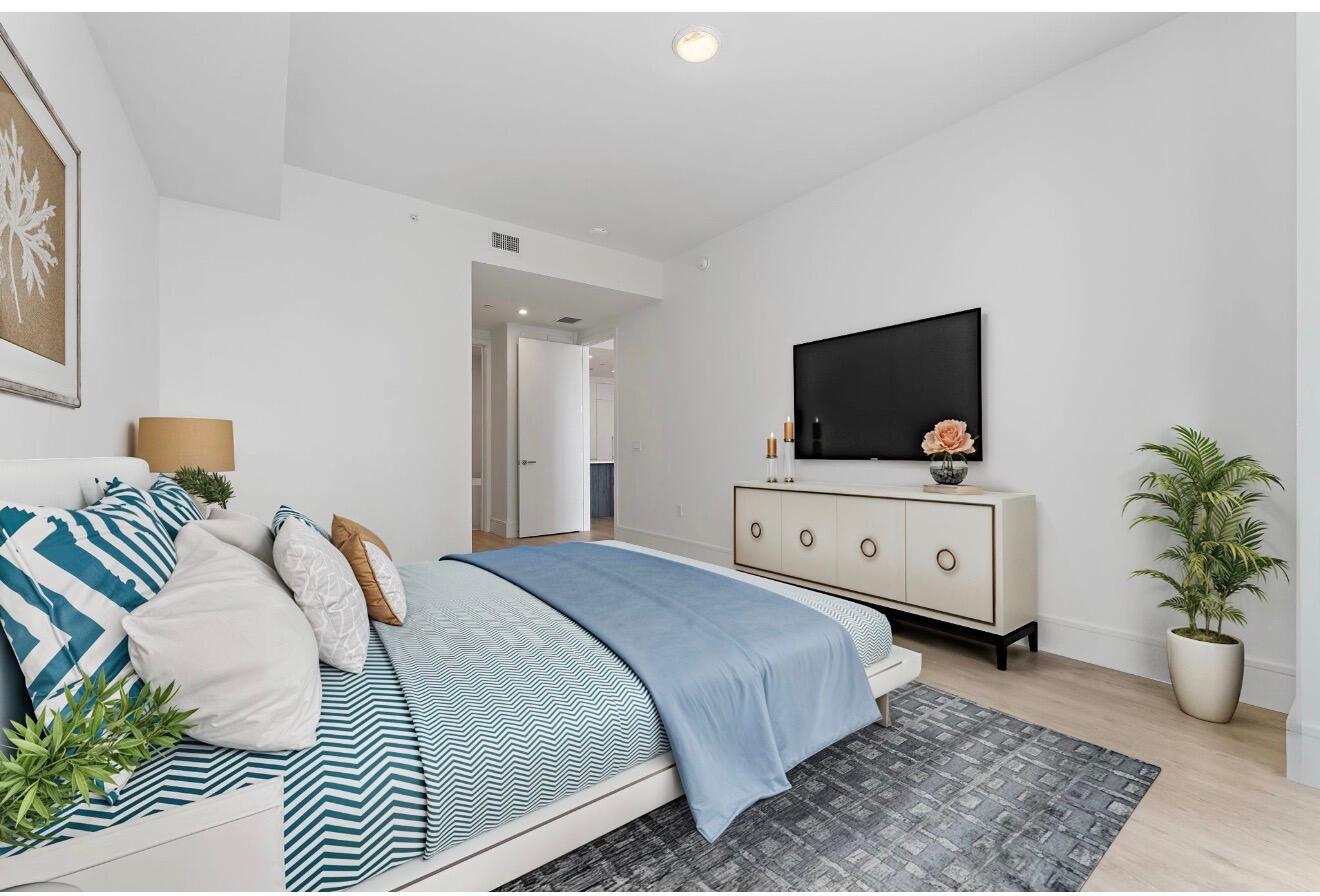 220 Lake Shore Drive 1219