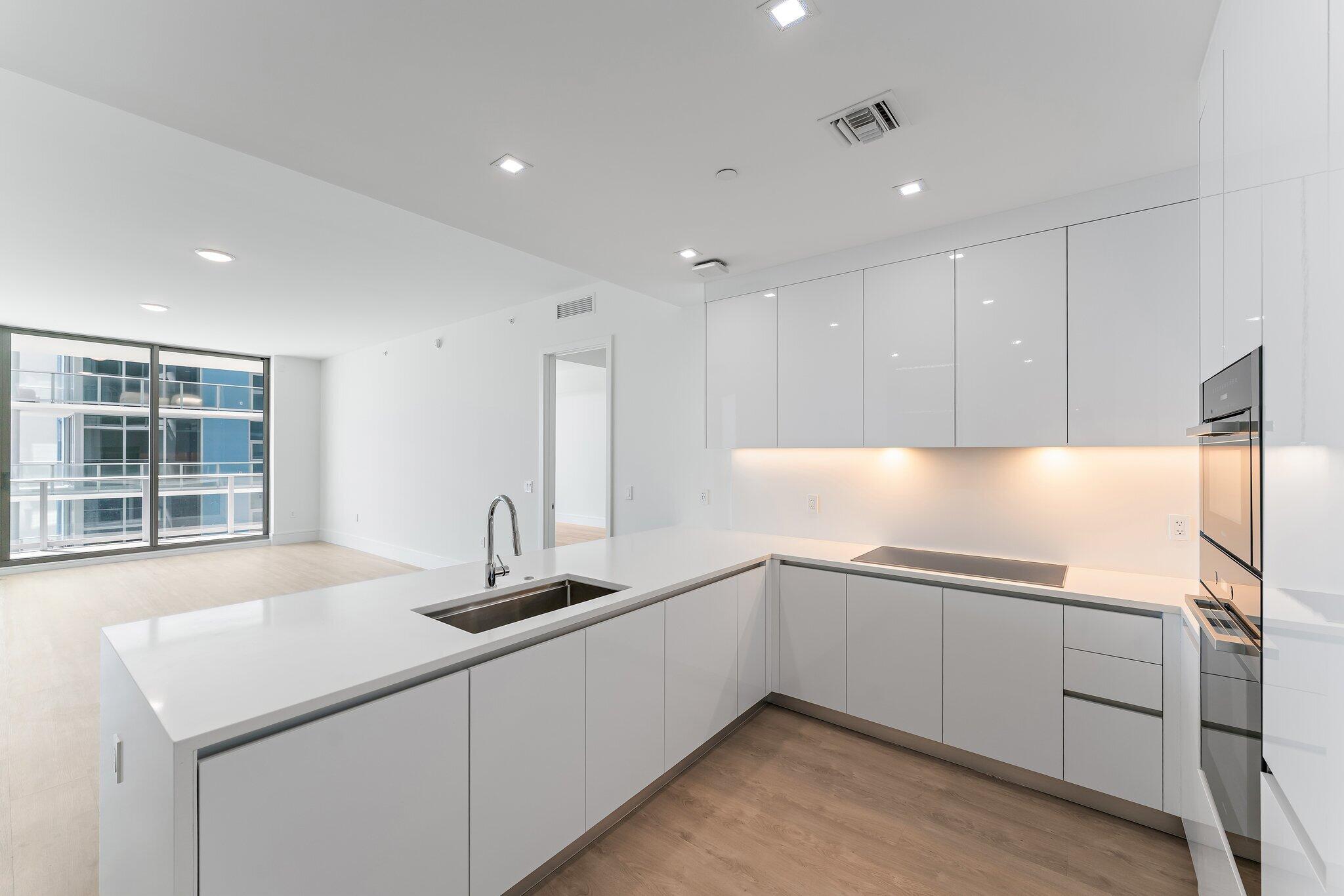 220 Lake Shore Drive 1219