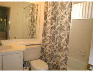 1605 S US HIGHWAY 1 11G