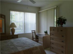 18081 SE COUNTRY CLUB Drive UNIT 45-445