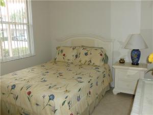 18081 SE COUNTRY CLUB Drive UNIT 45-445