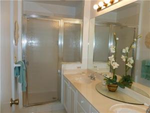 18081 SE COUNTRY CLUB Drive UNIT 45-445