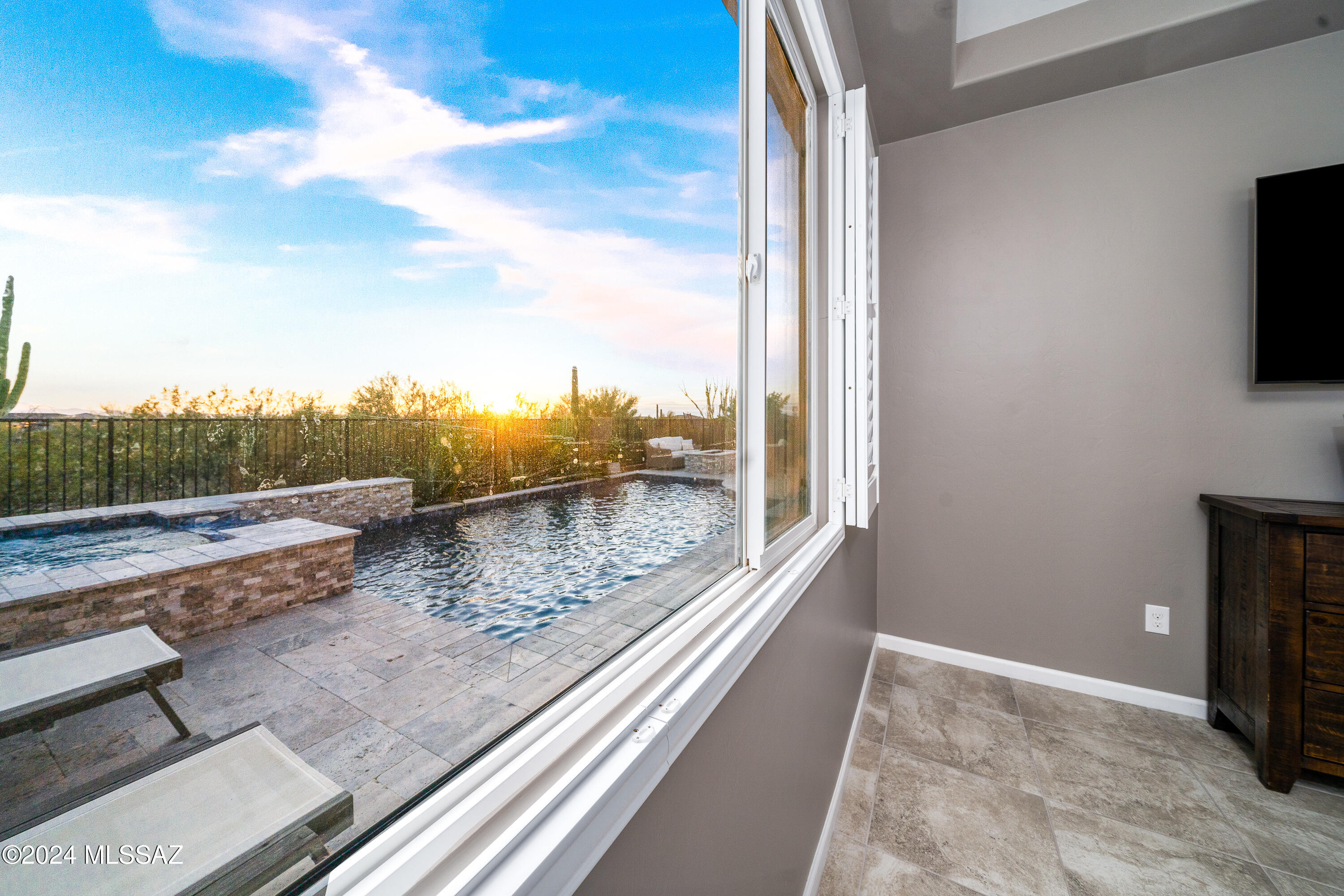 14249 N Silverleaf Lane