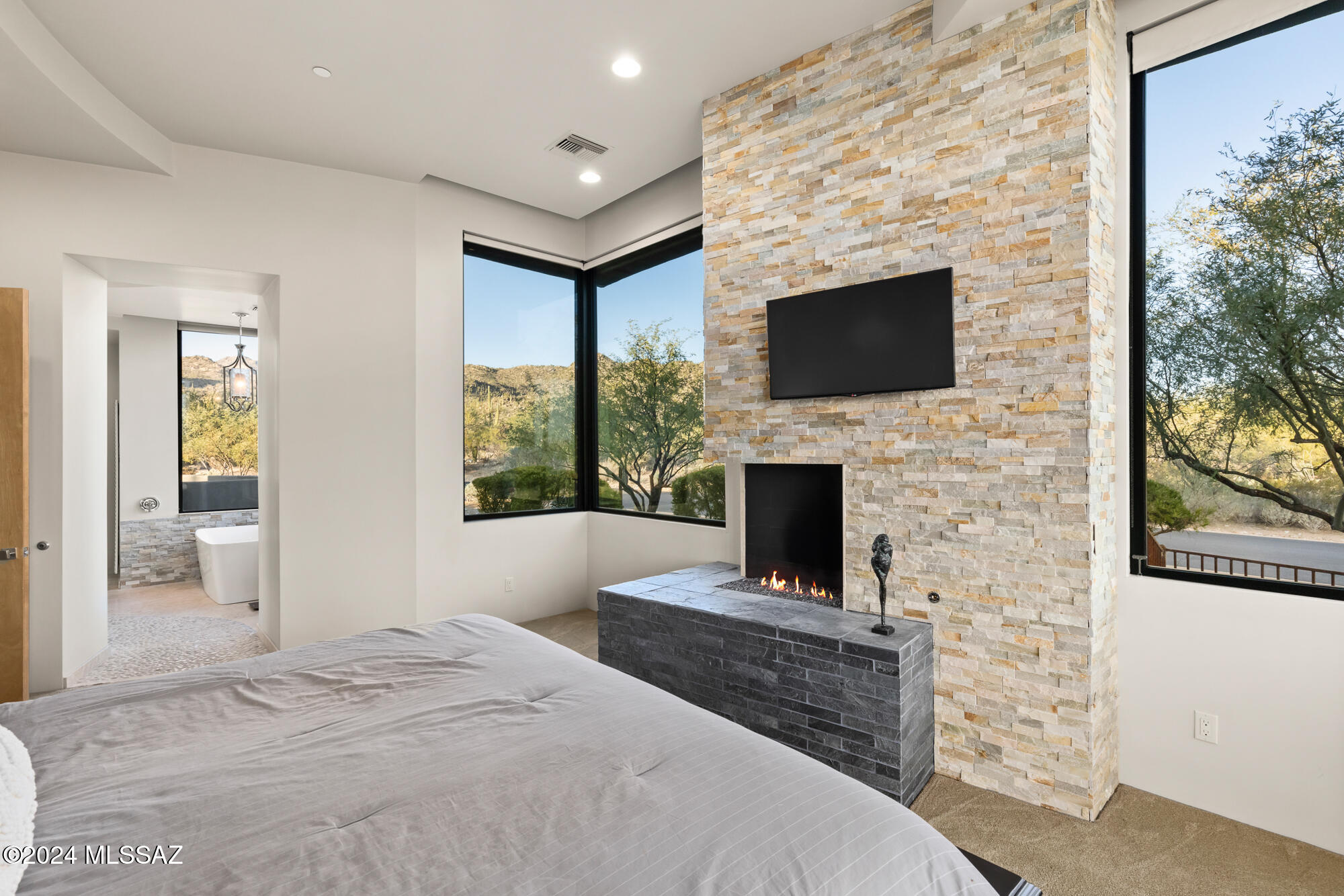 1901 W Mountain Mirage Place
