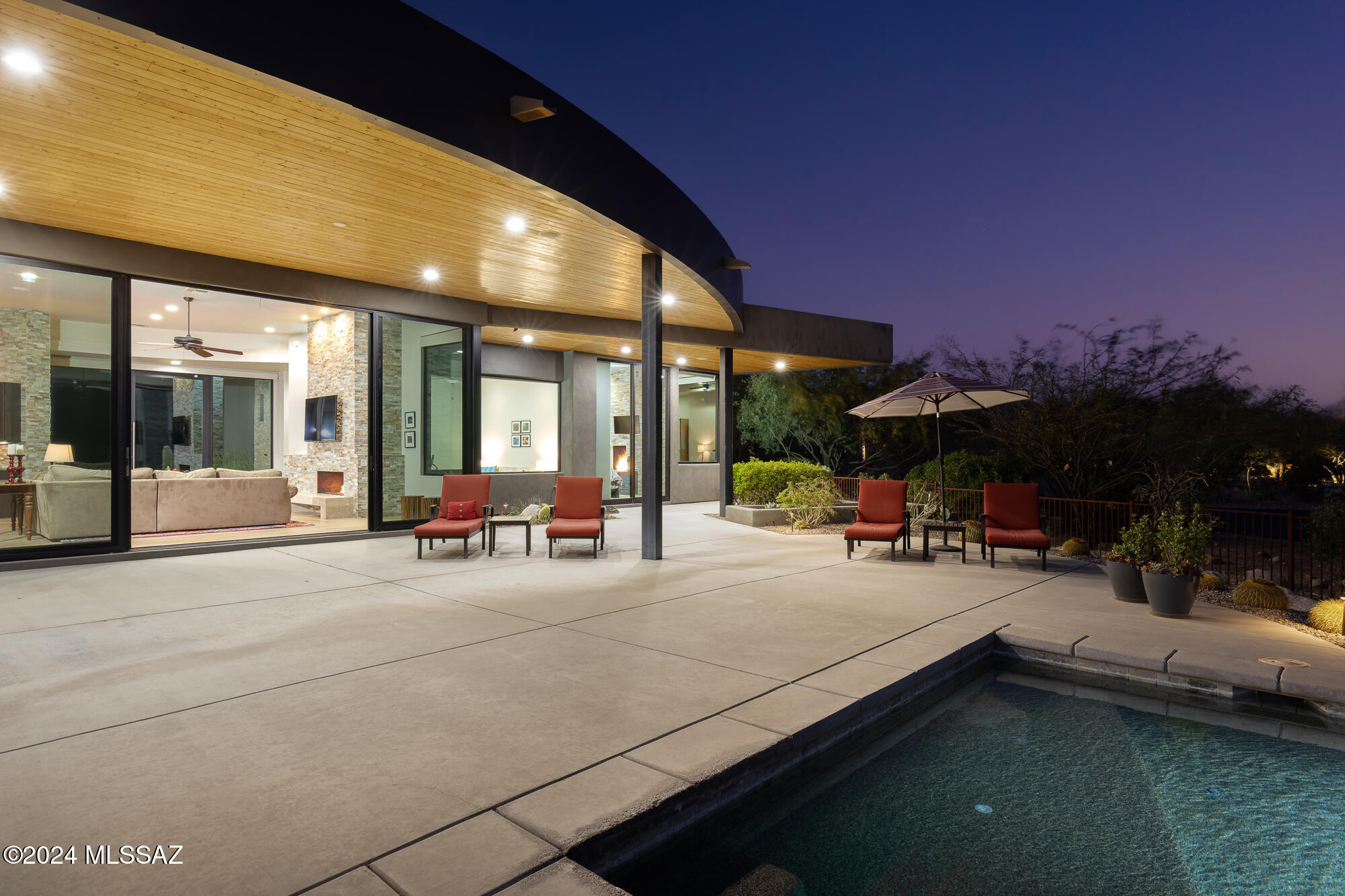 1901 W Mountain Mirage Place