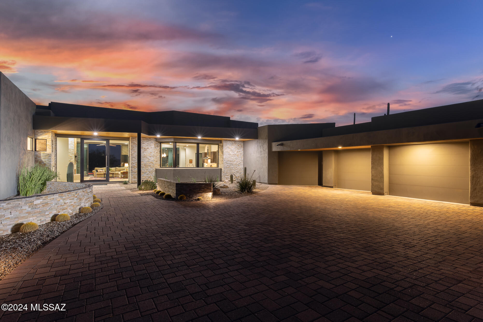 1901 W Mountain Mirage Place