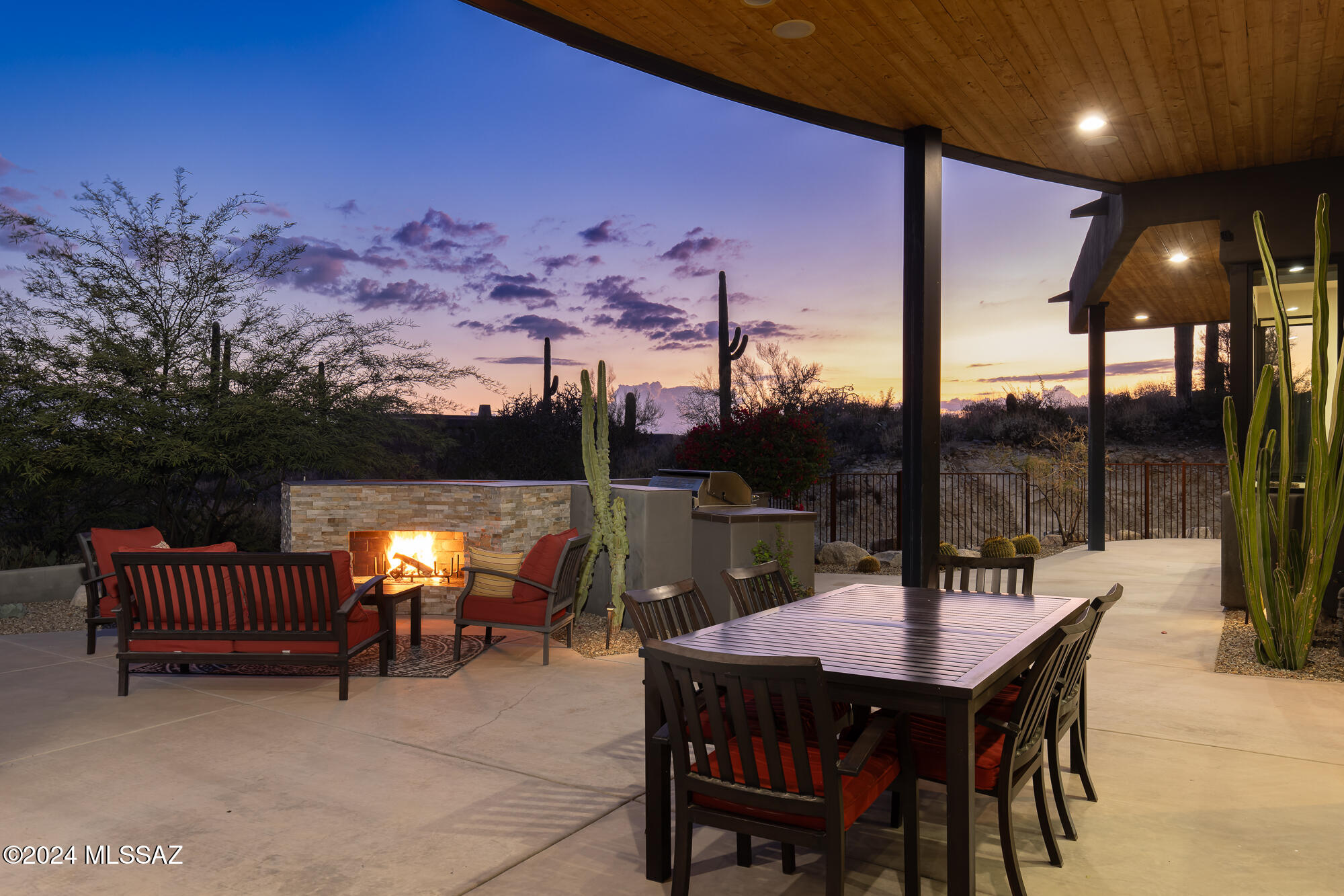 1901 W Mountain Mirage Place