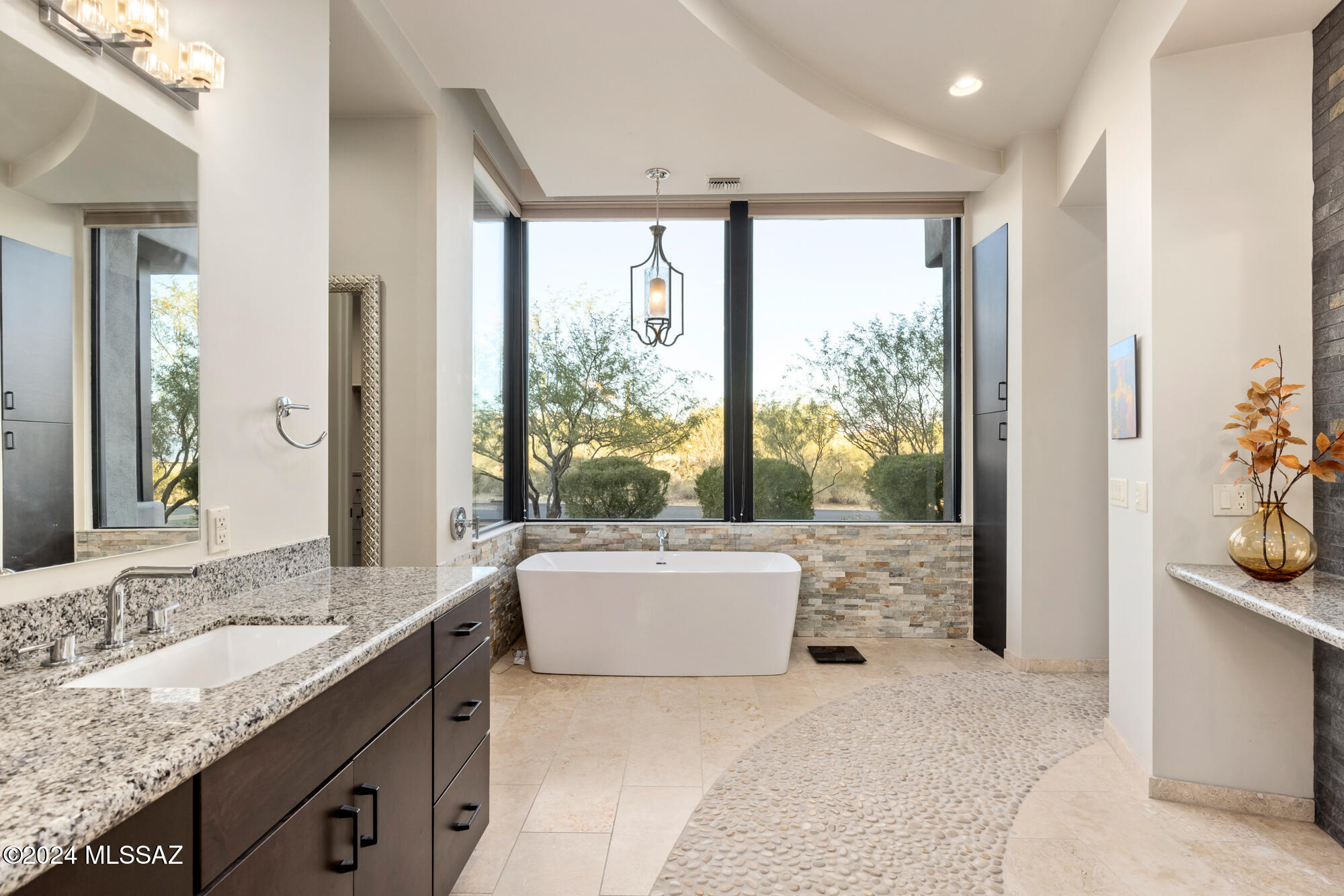 1901 W Mountain Mirage Place