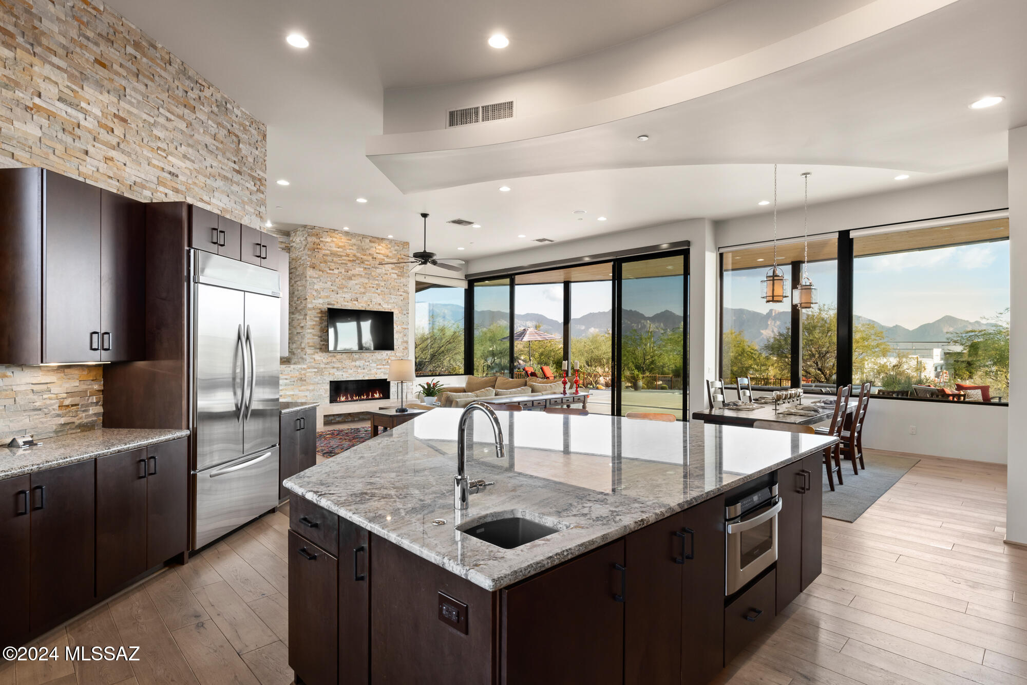 1901 W Mountain Mirage Place