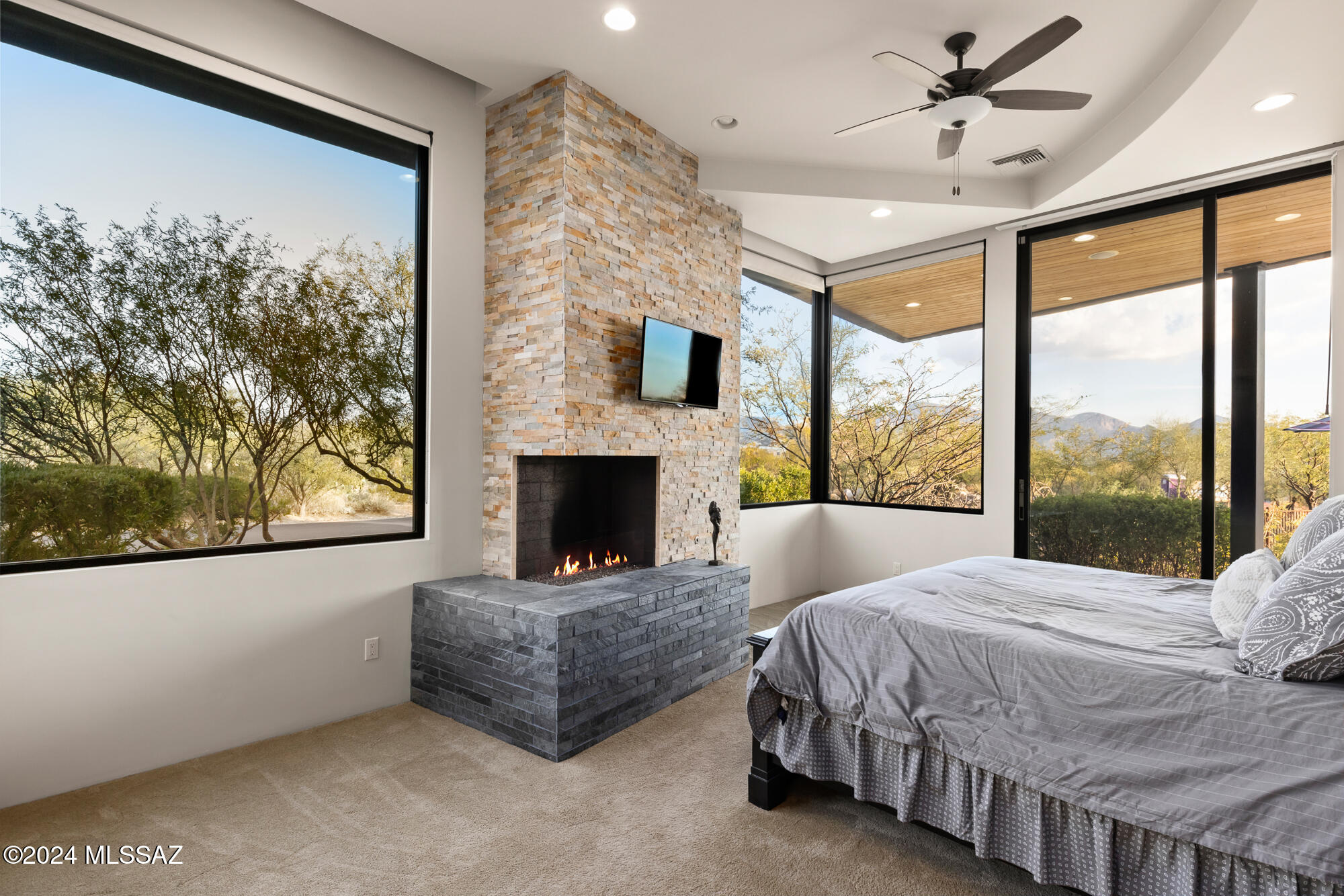 1901 W Mountain Mirage Place