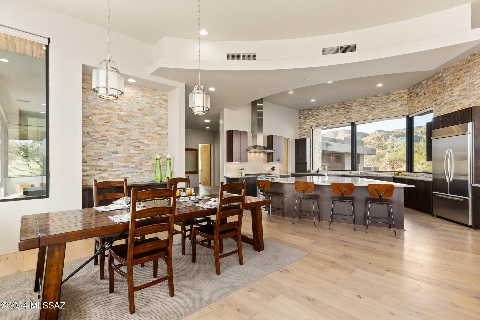 1901 W Mountain Mirage Place