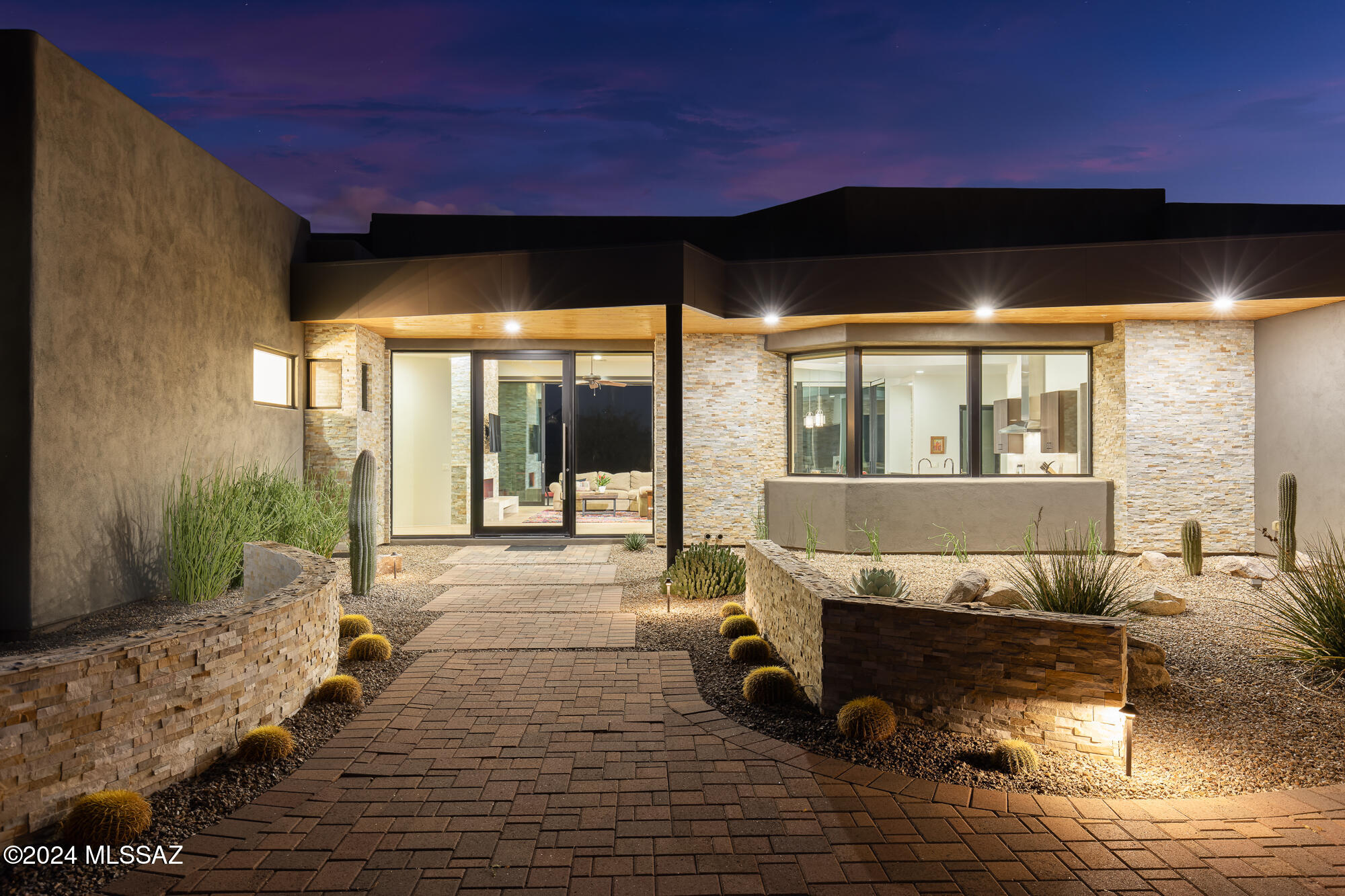 1901 W Mountain Mirage Place