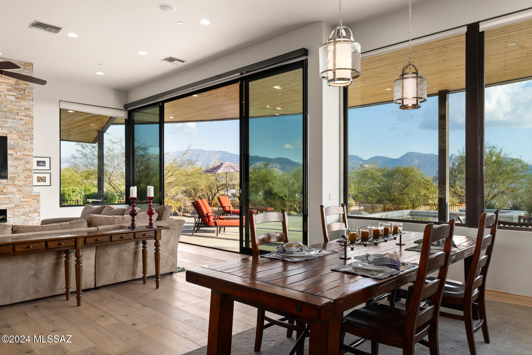 1901 W Mountain Mirage Place
