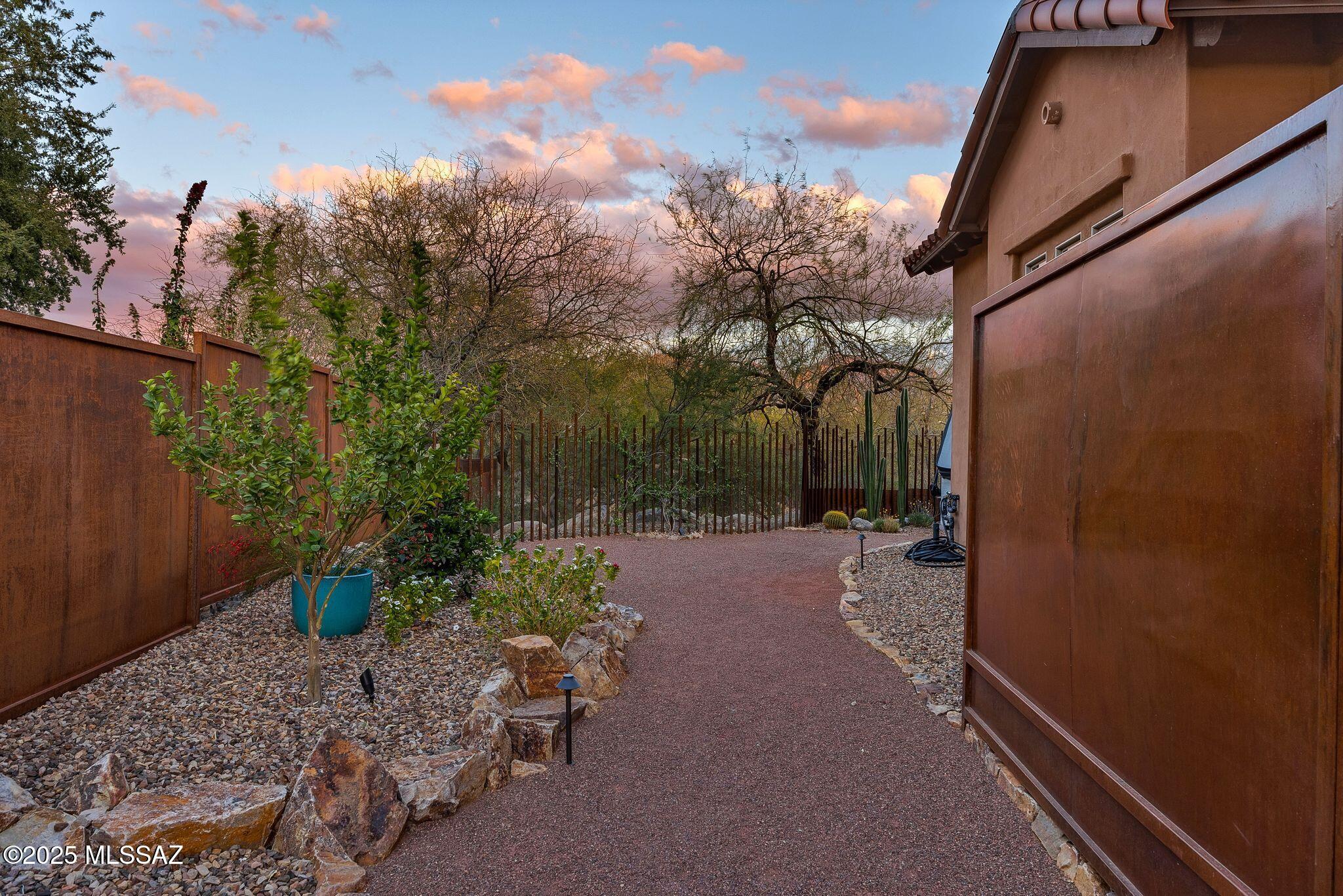 14302 N Mickelson Canyon Court