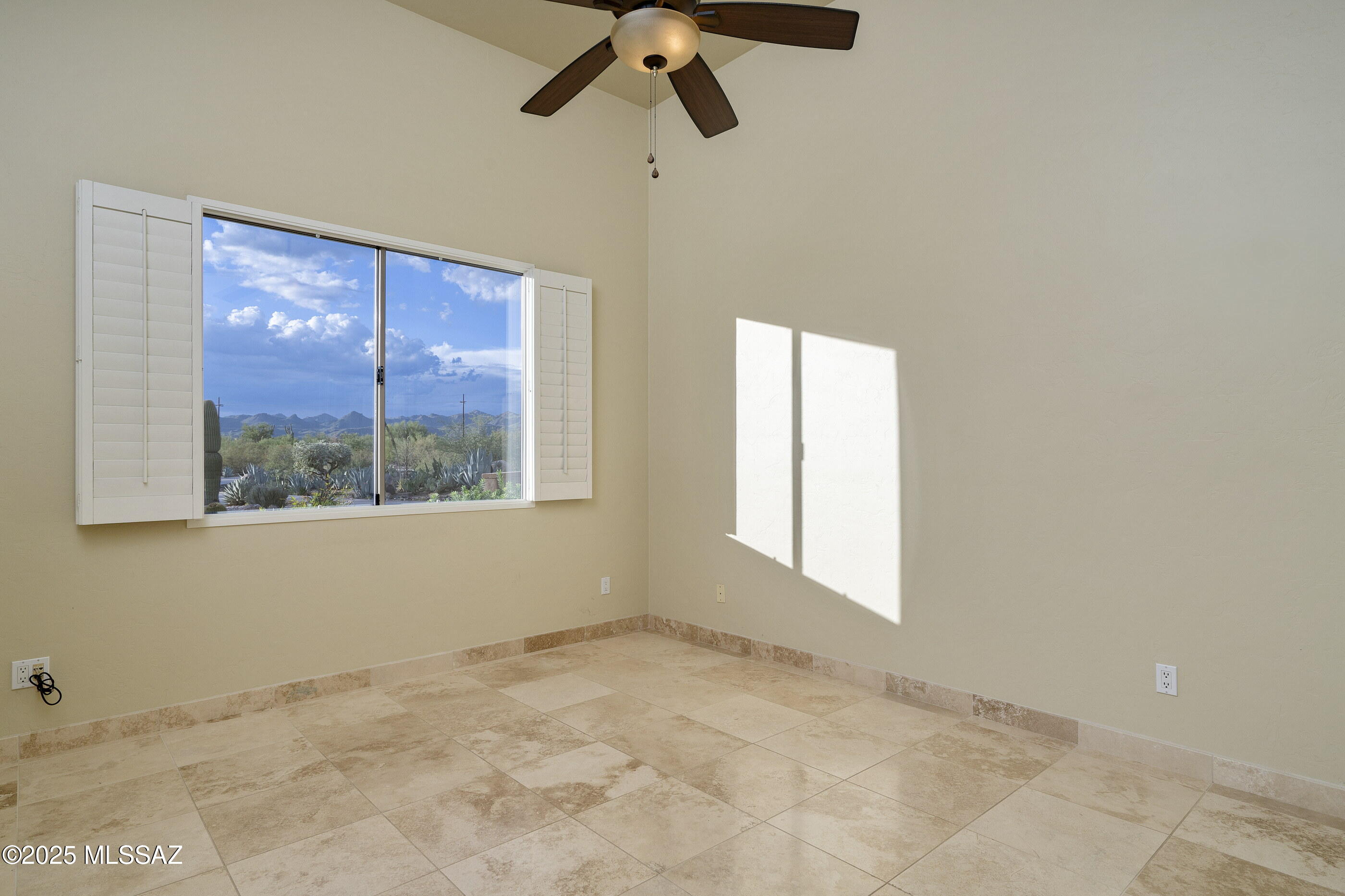 1751 W Sunkist Place