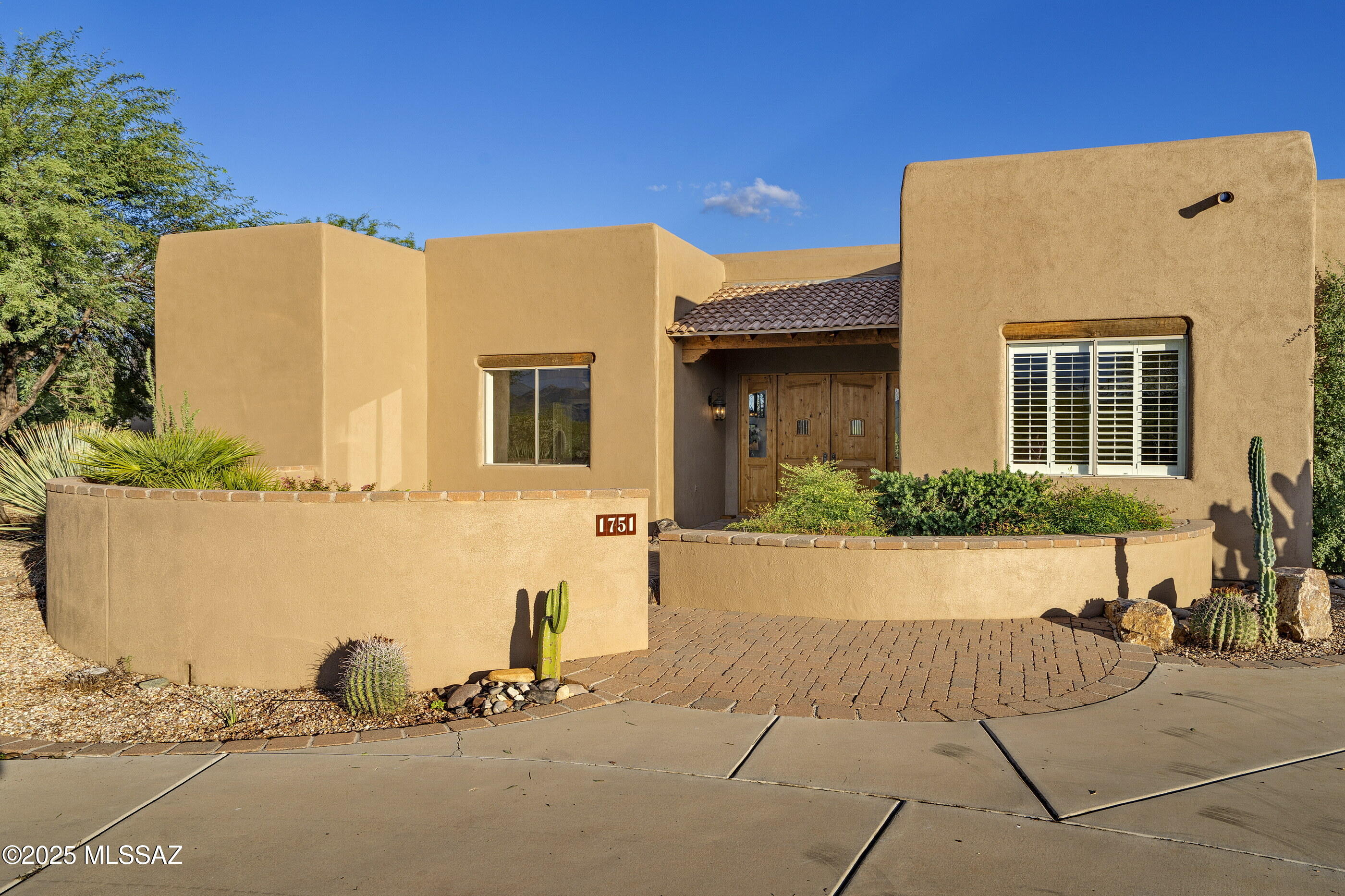 1751 W Sunkist Place