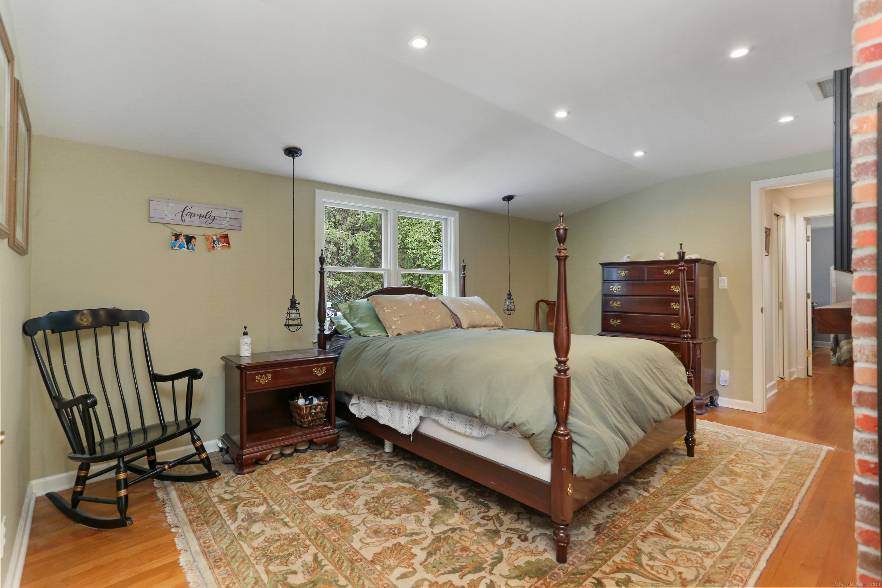 46 Middle Ridge Road