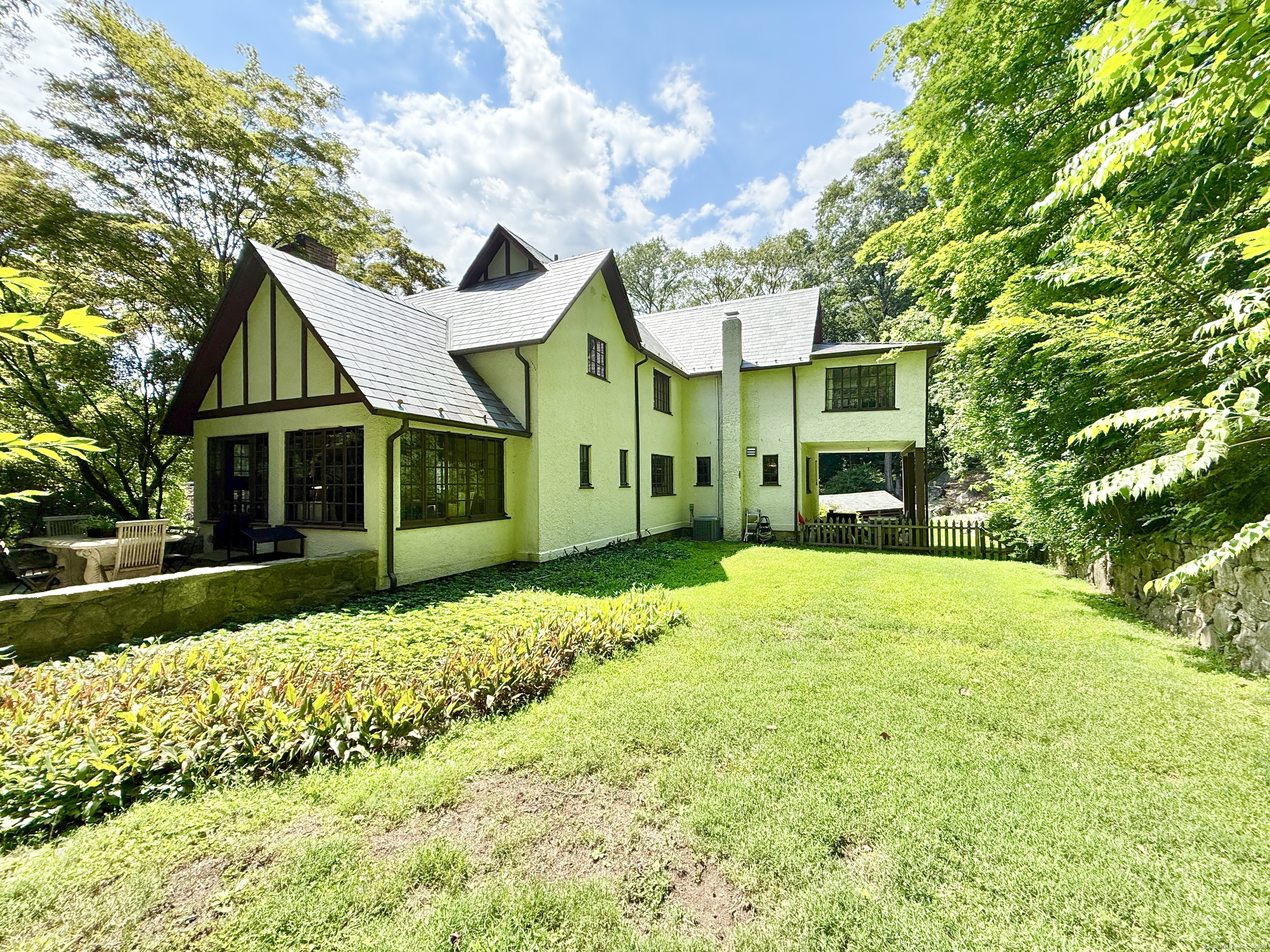 32 Interlaken Road