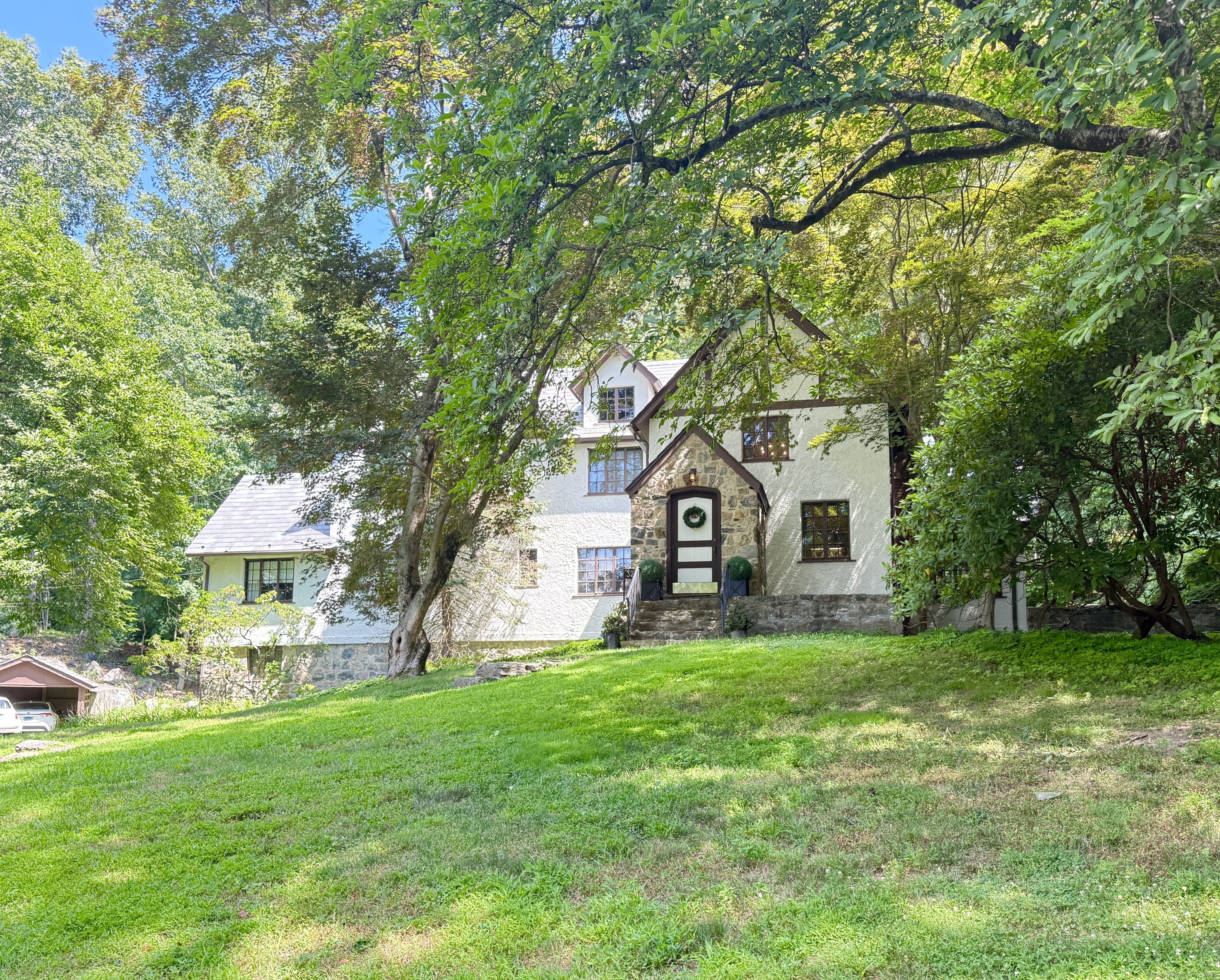 32 Interlaken Road
