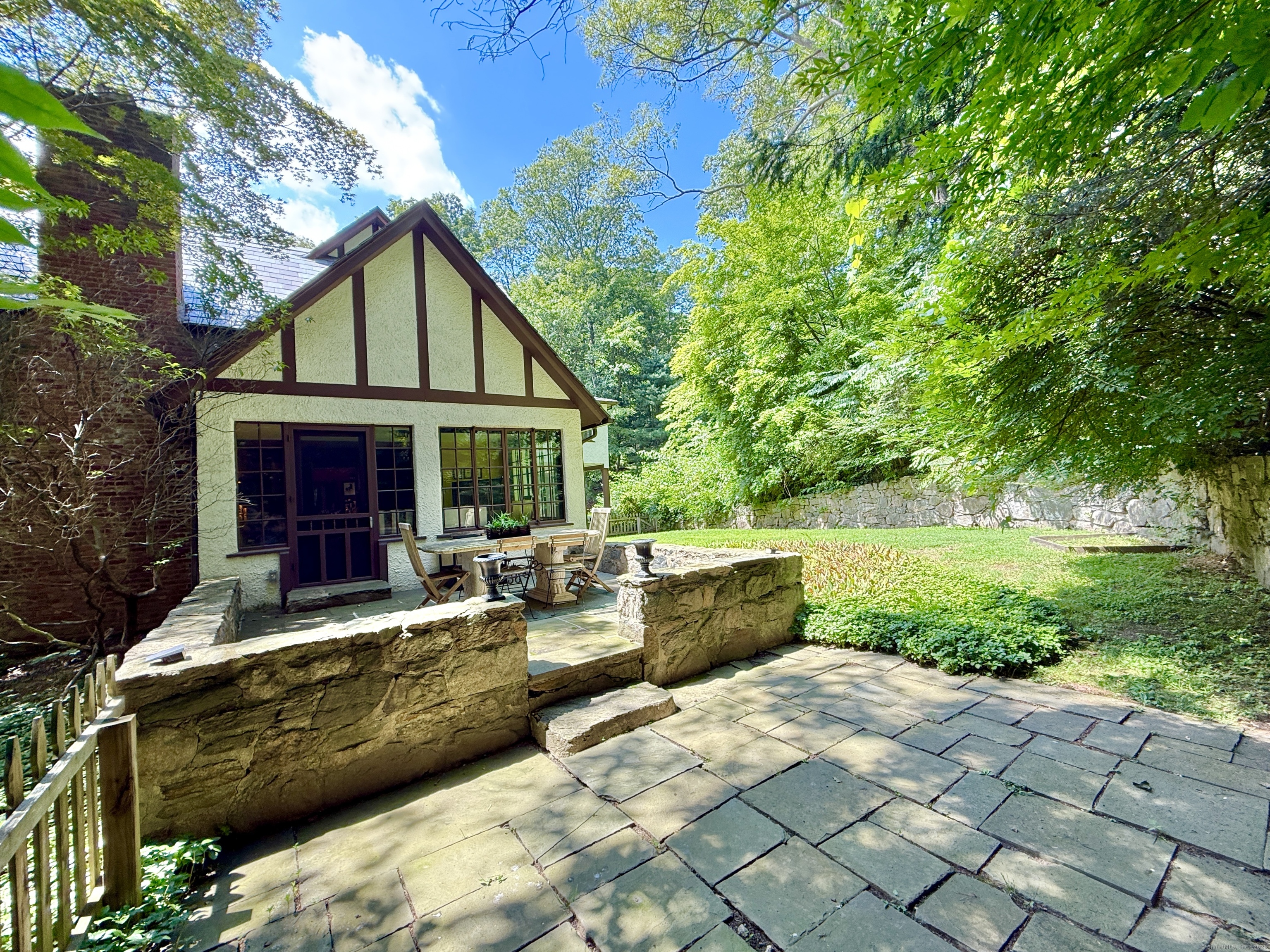 32 Interlaken Road