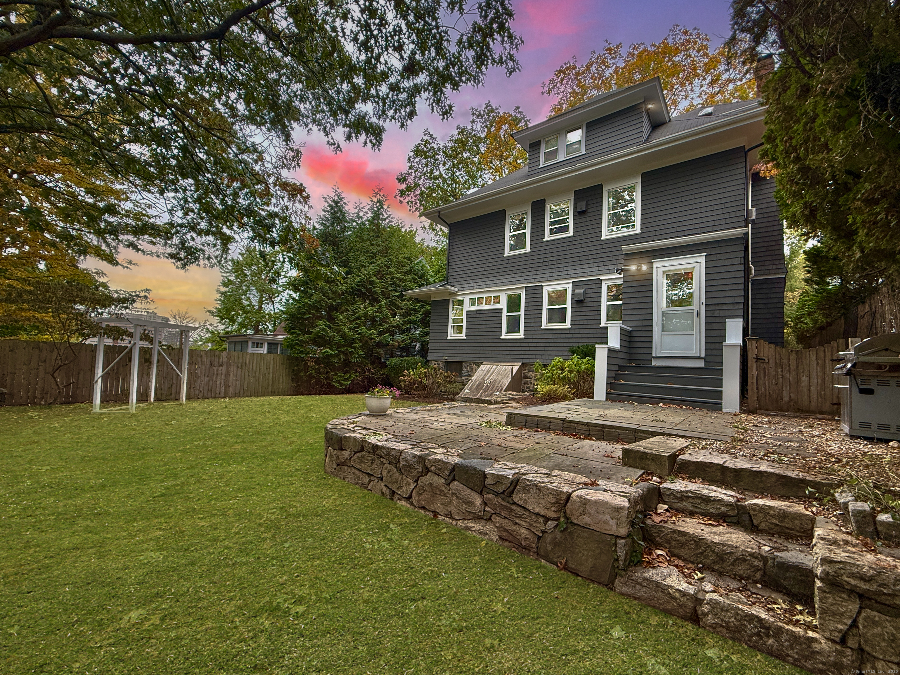 77 Lindale Street