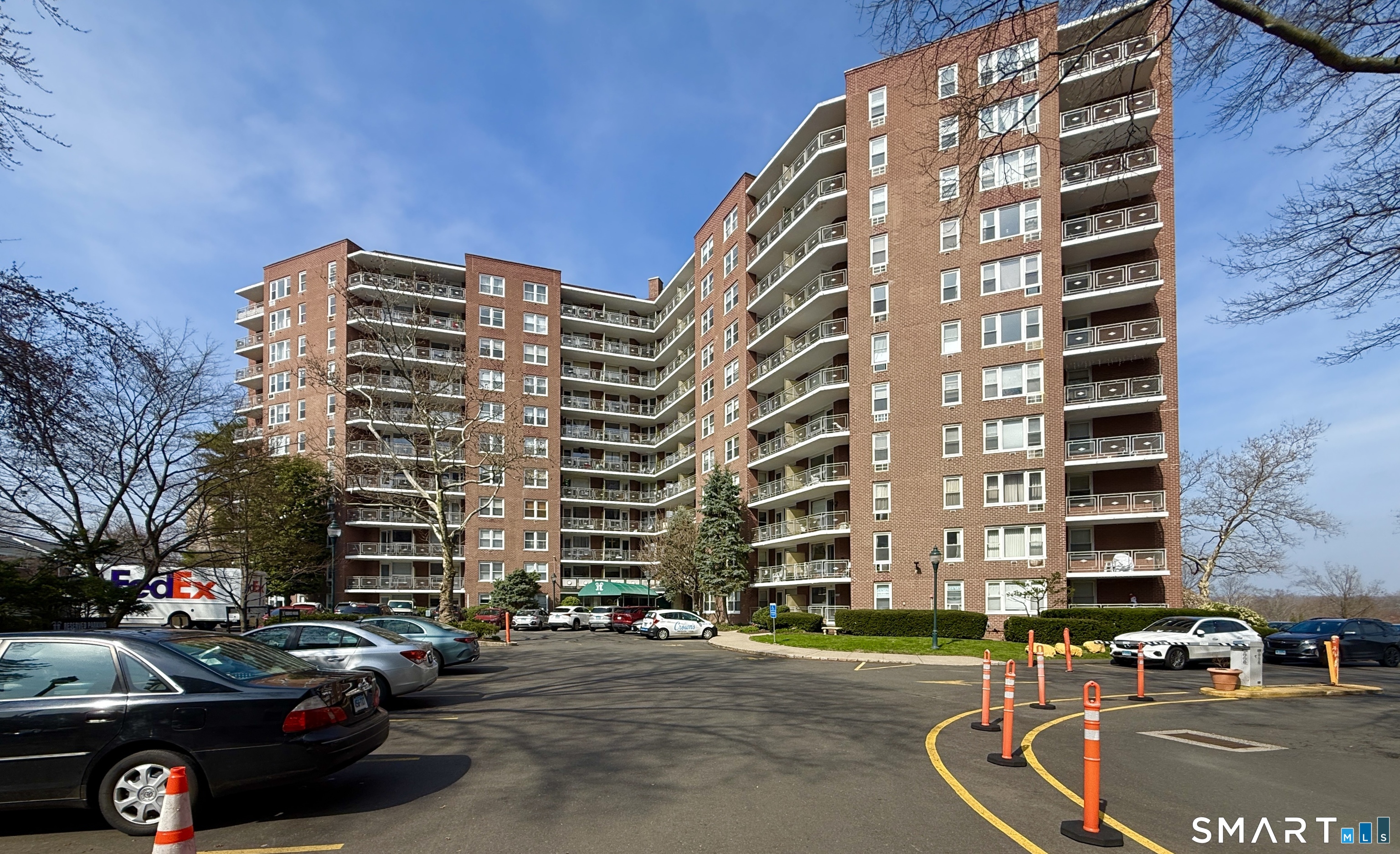 91 Strawberry Hill Avenue 334