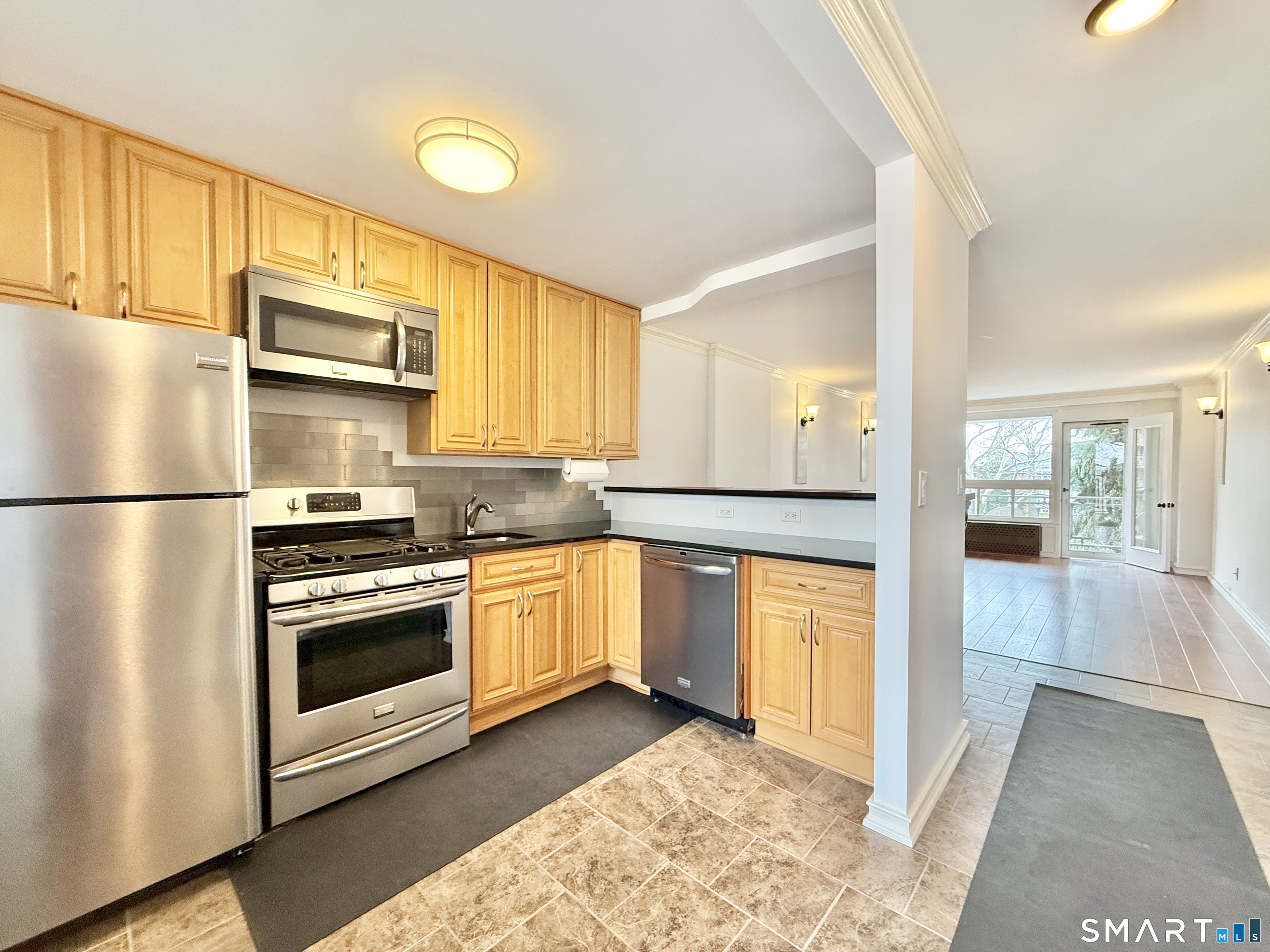 91 Strawberry Hill Avenue 334