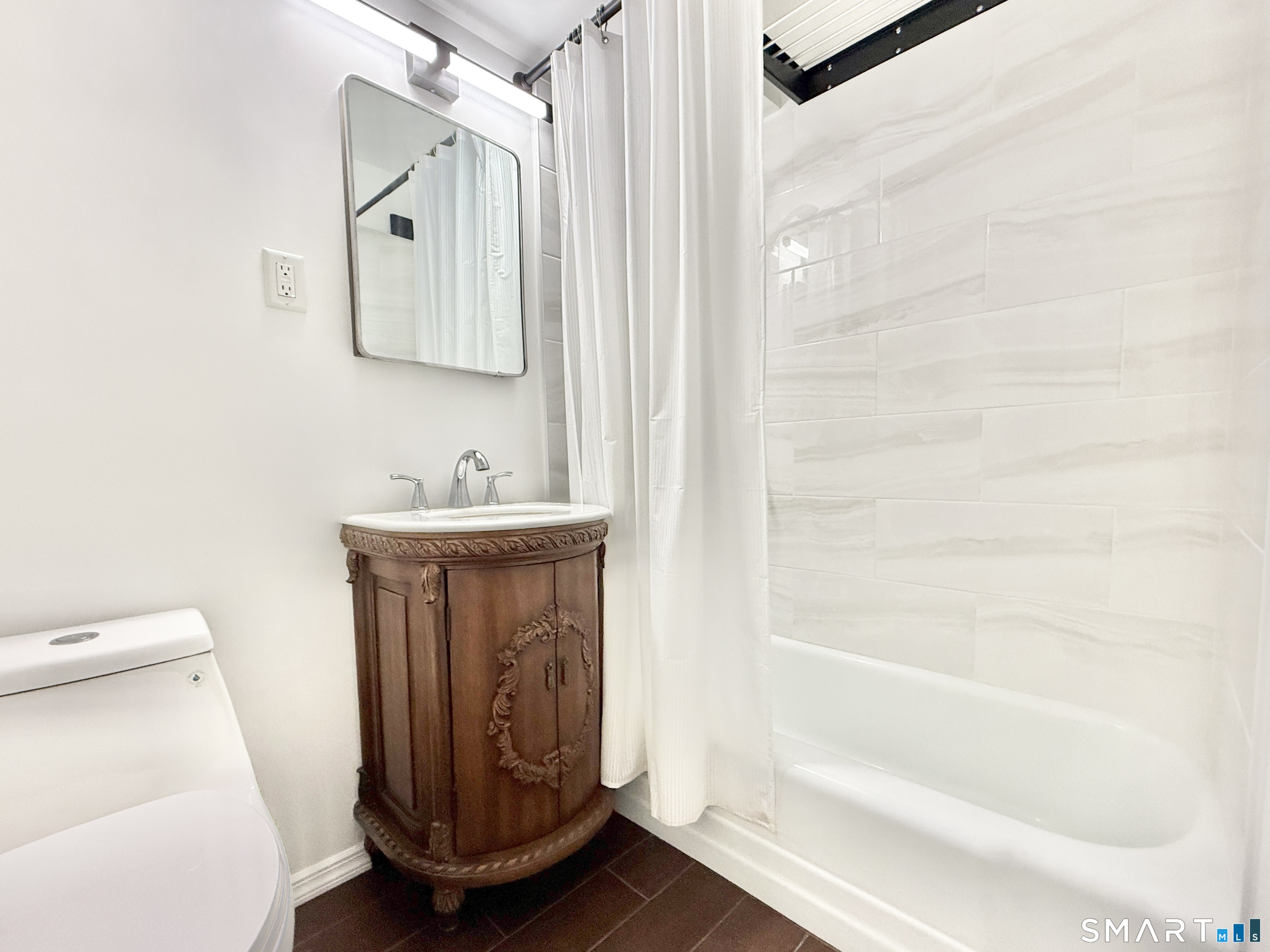 91 Strawberry Hill Avenue 334