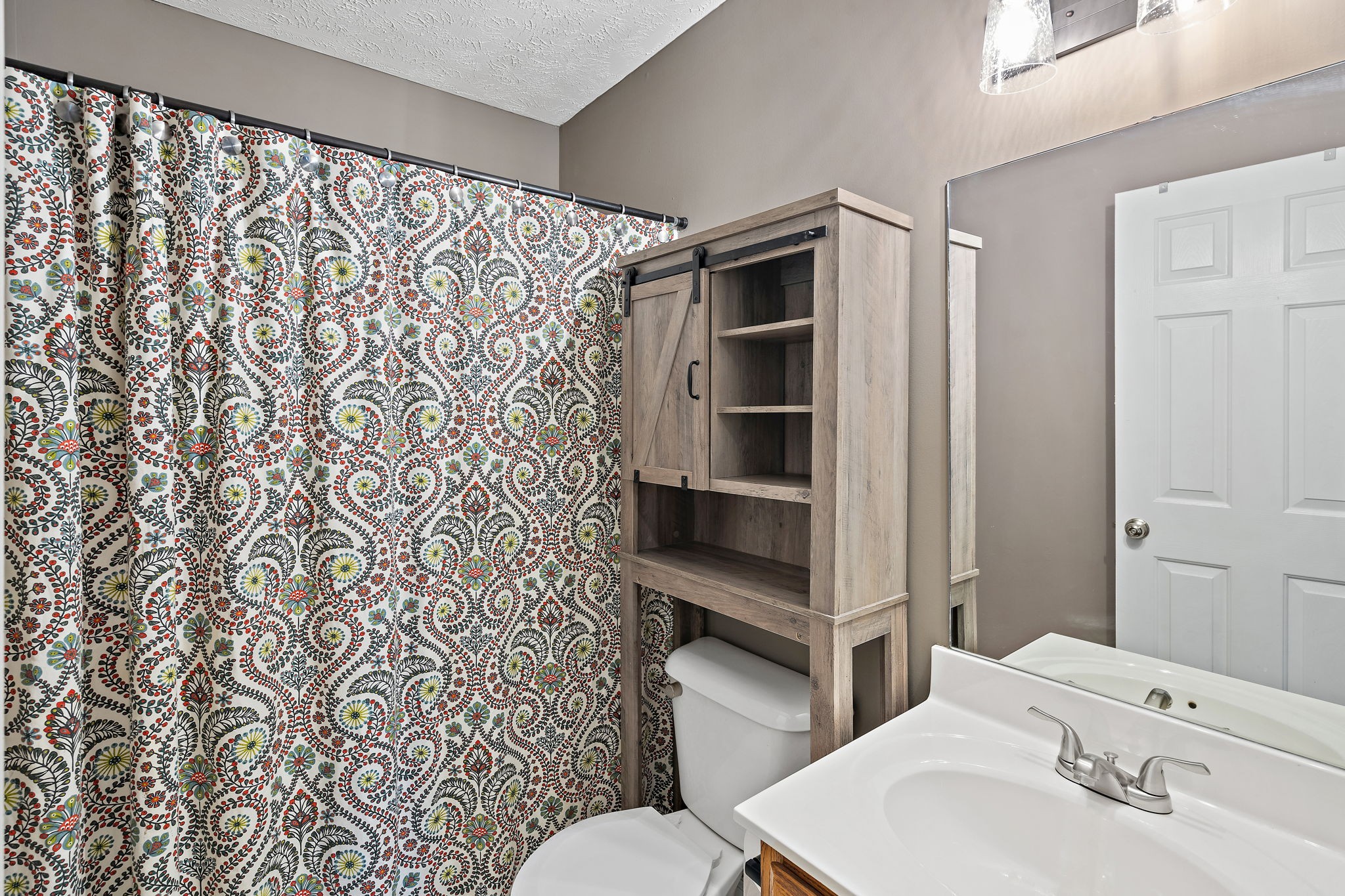 3013 Chapel Hills Dr