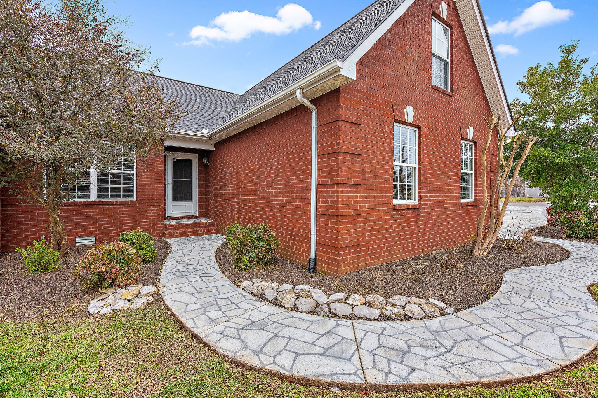 3013 Chapel Hills Dr