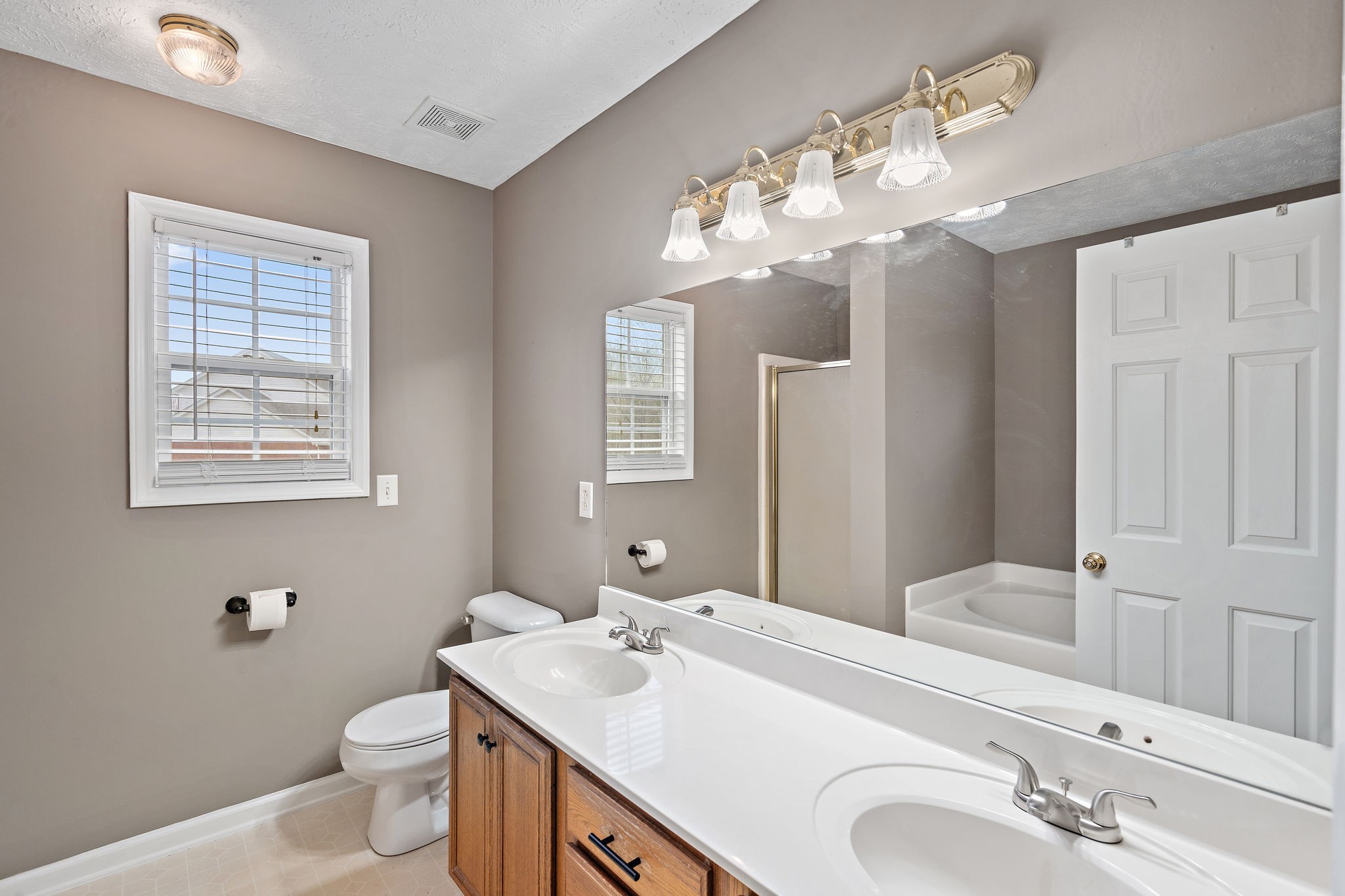 3013 Chapel Hills Dr