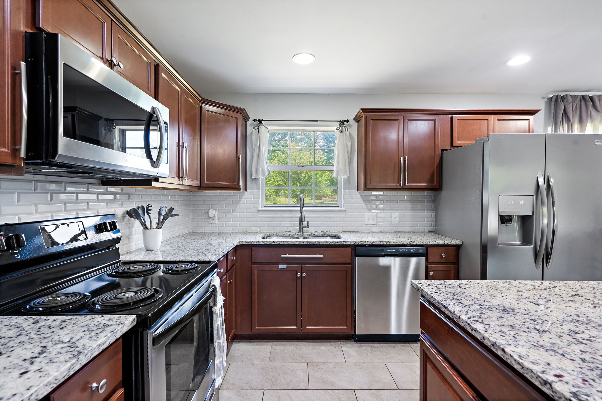 1005 Dortch Ln