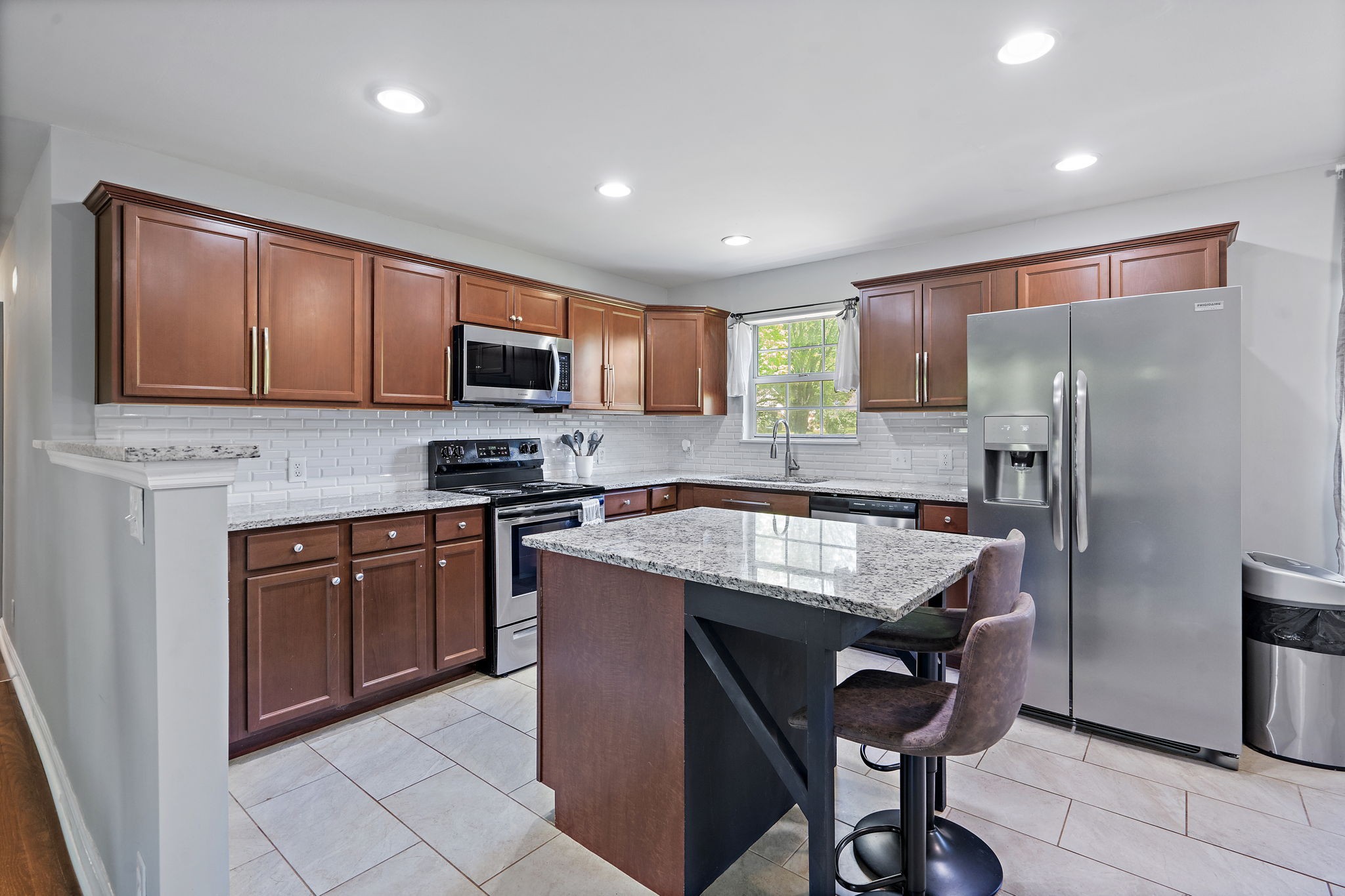 1005 Dortch Ln