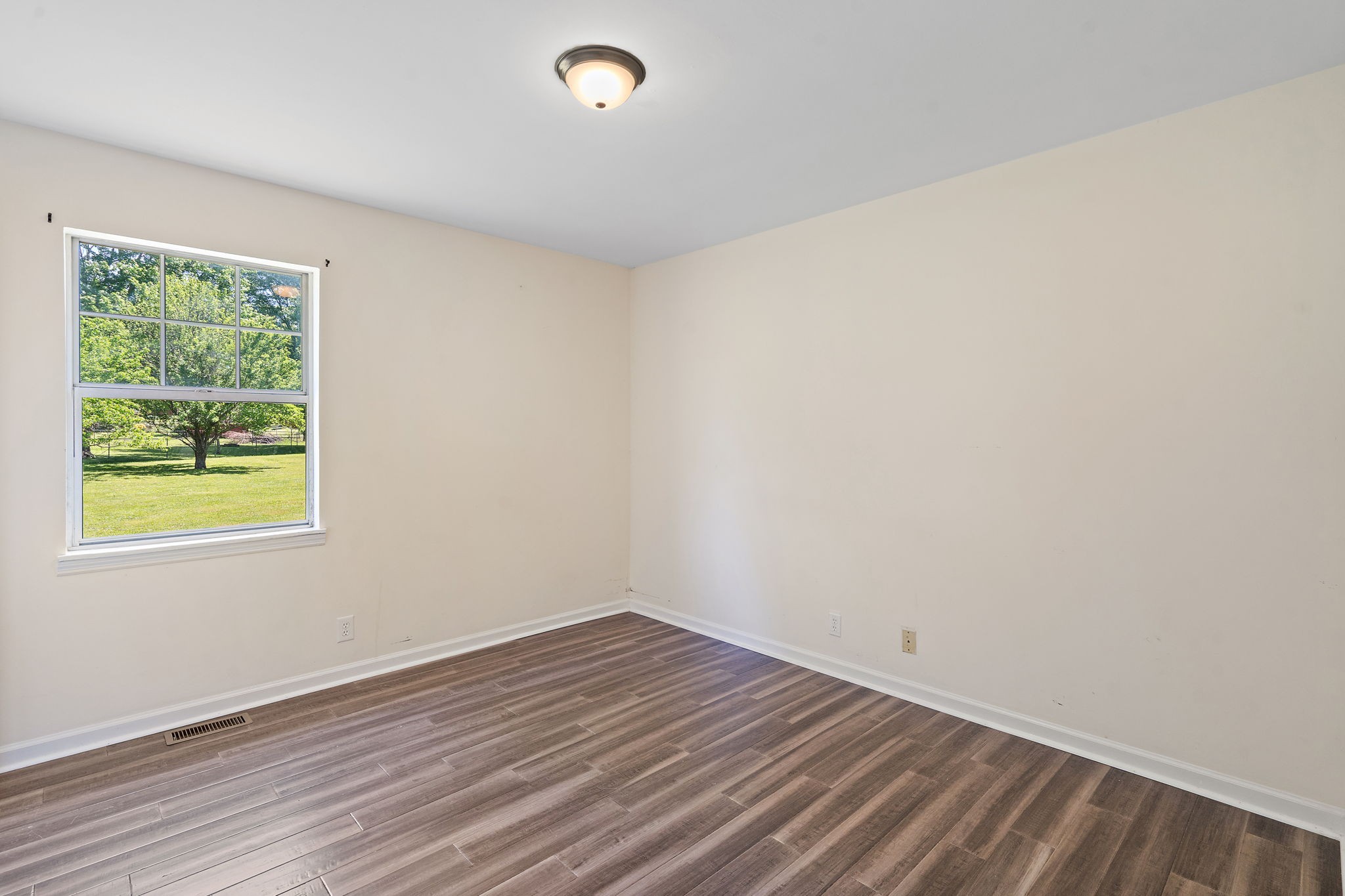 1005 Dortch Ln