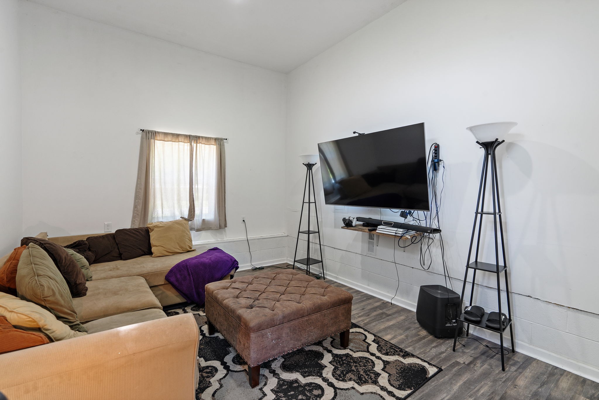 1005 Dortch Ln