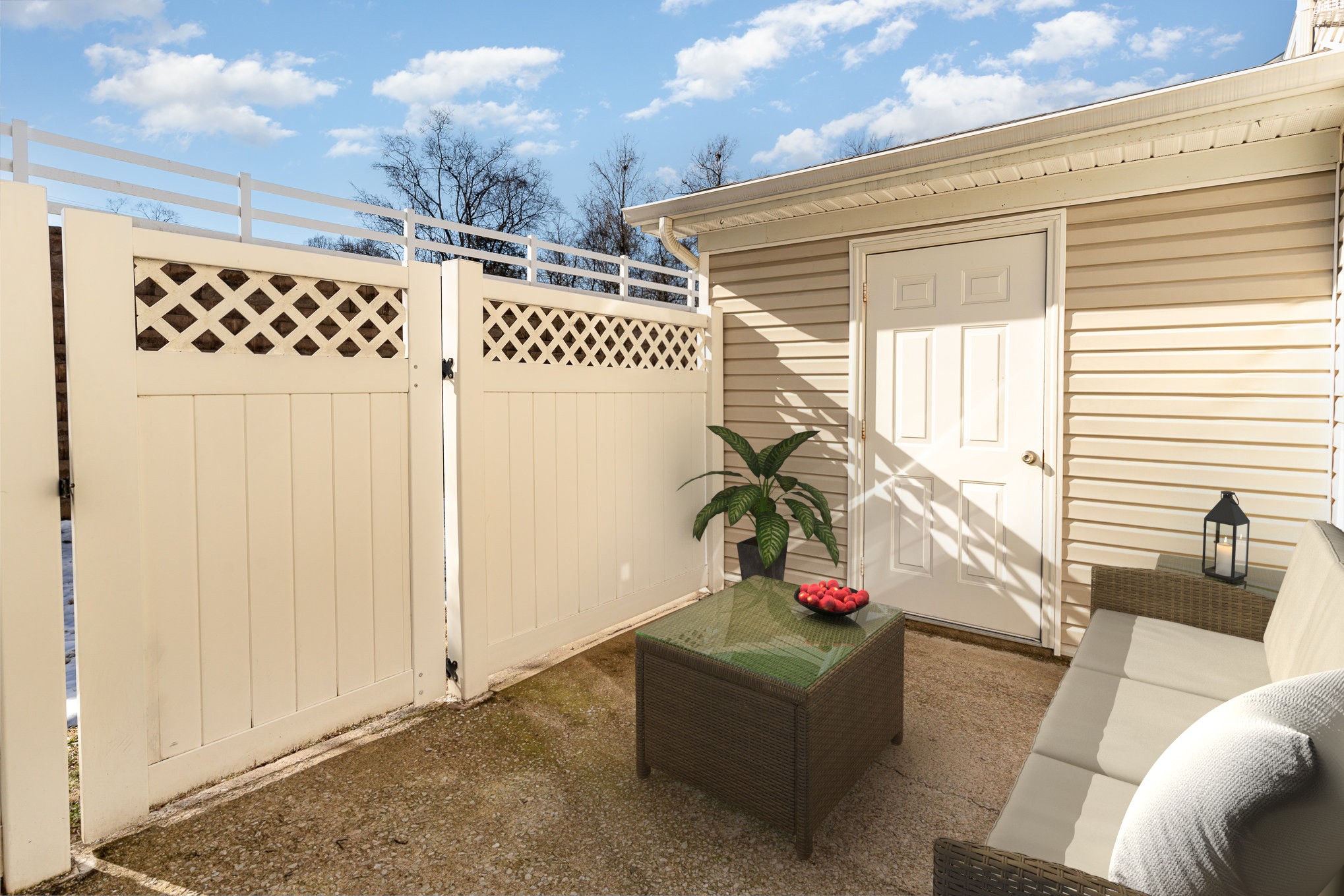 1880 Shaylin Loop