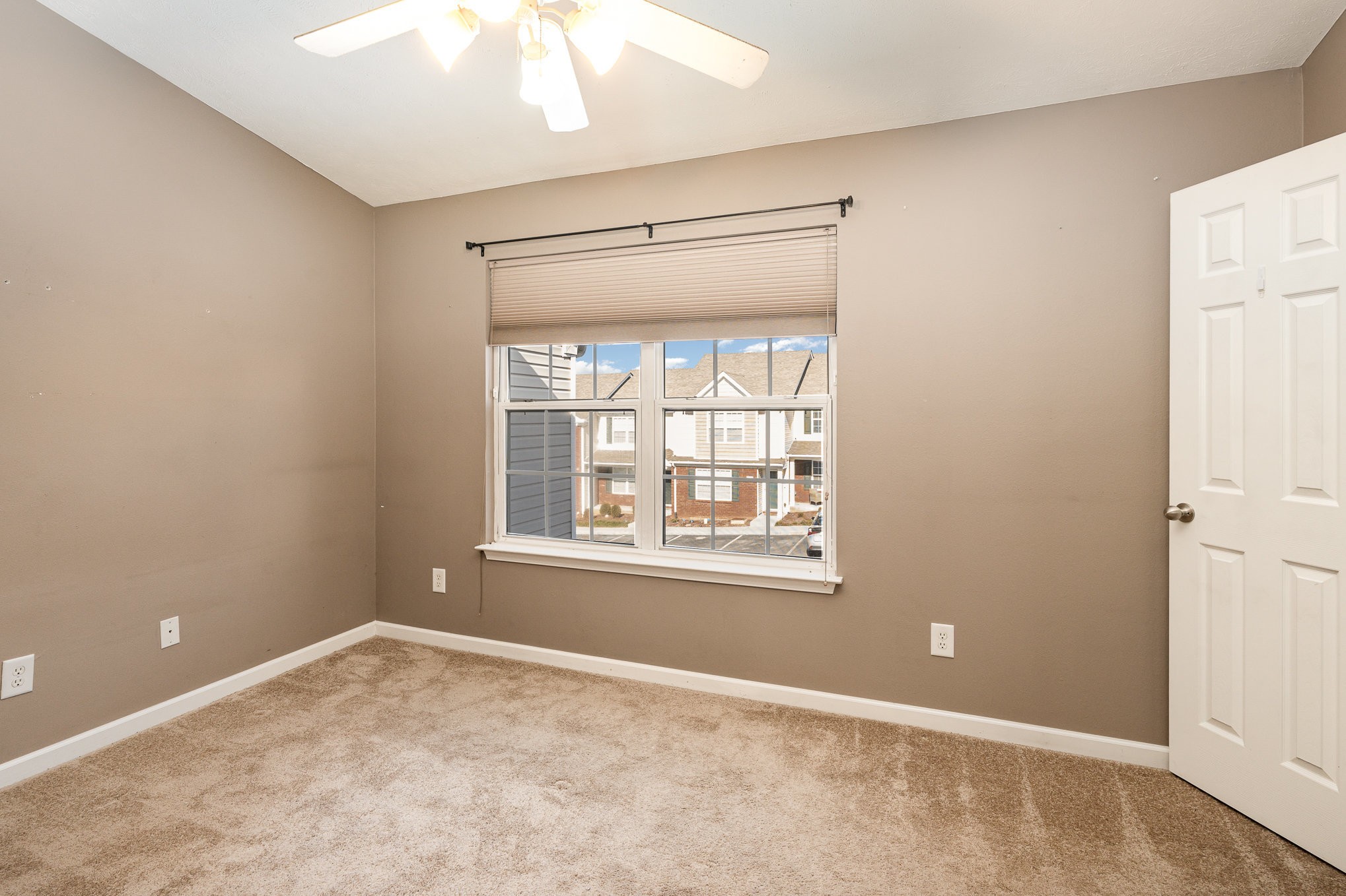 1880 Shaylin Loop