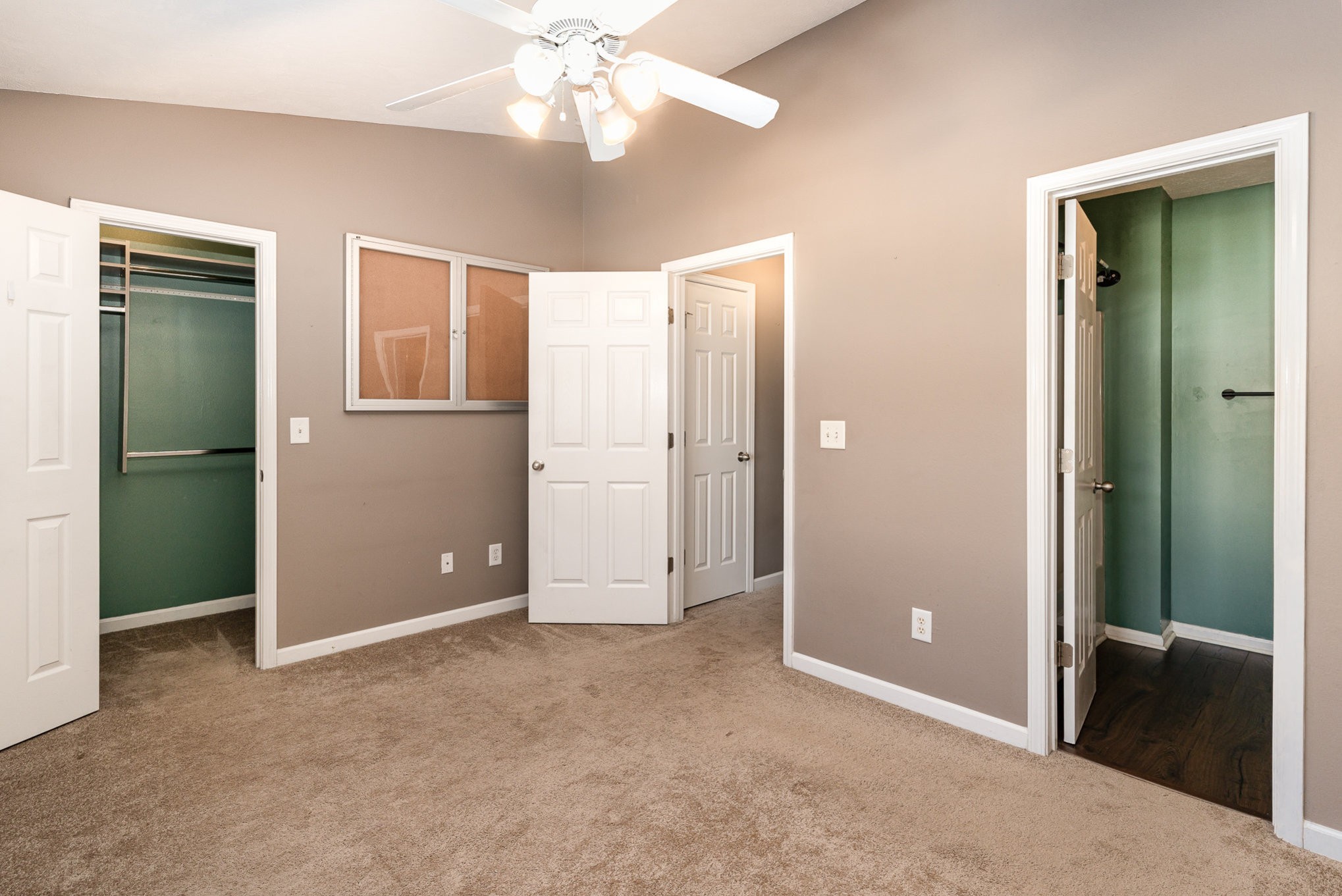1880 Shaylin Loop